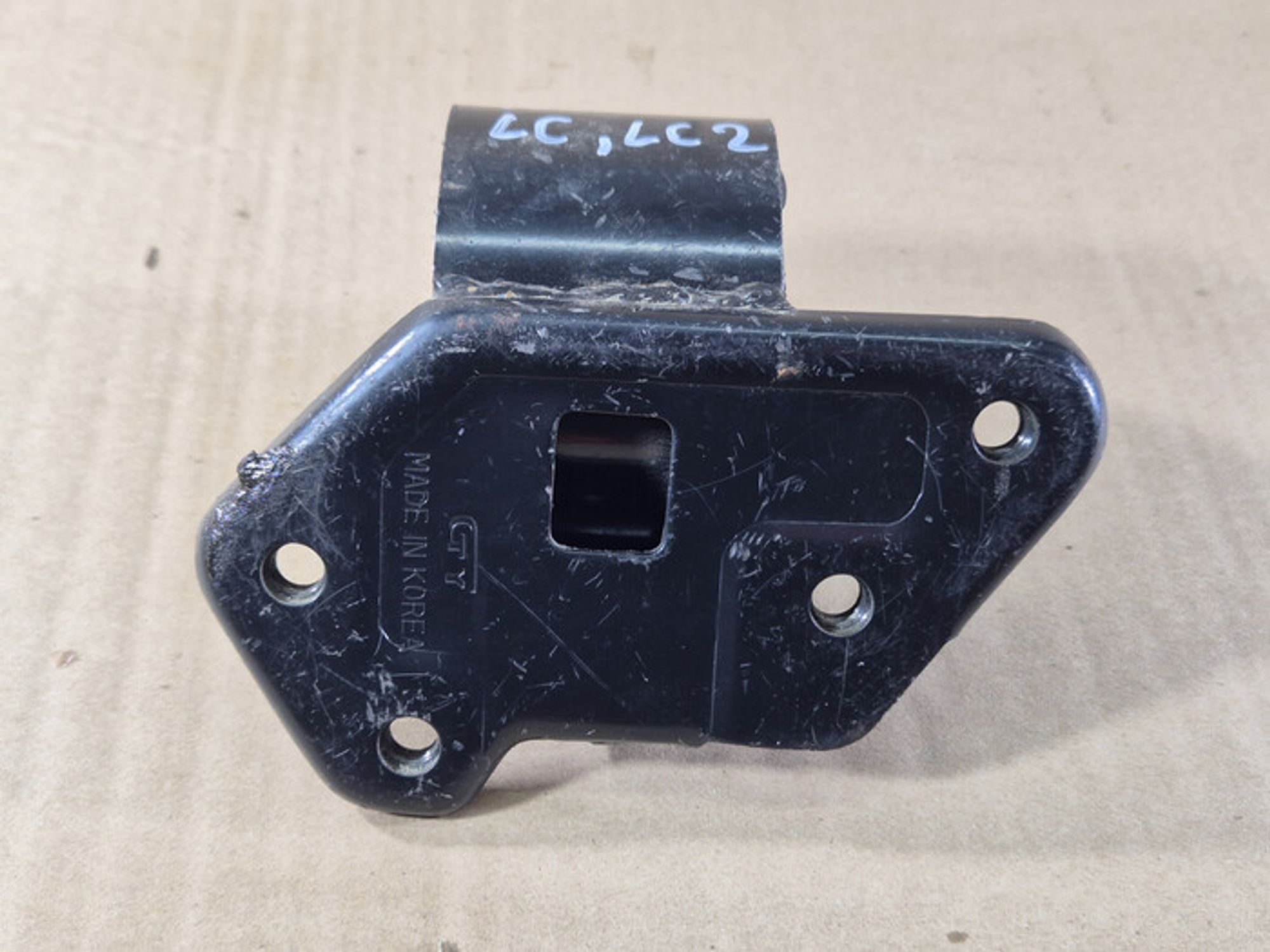 https://ycs.partsauto.market/partsauto-images/thmbs/78ee0fb3787e2dce013ed29fc8a1120c/1da6e0d04e0ef84749842fabb7f5445f/cf65736b4ac63697e8534cf9007e9081.jpg