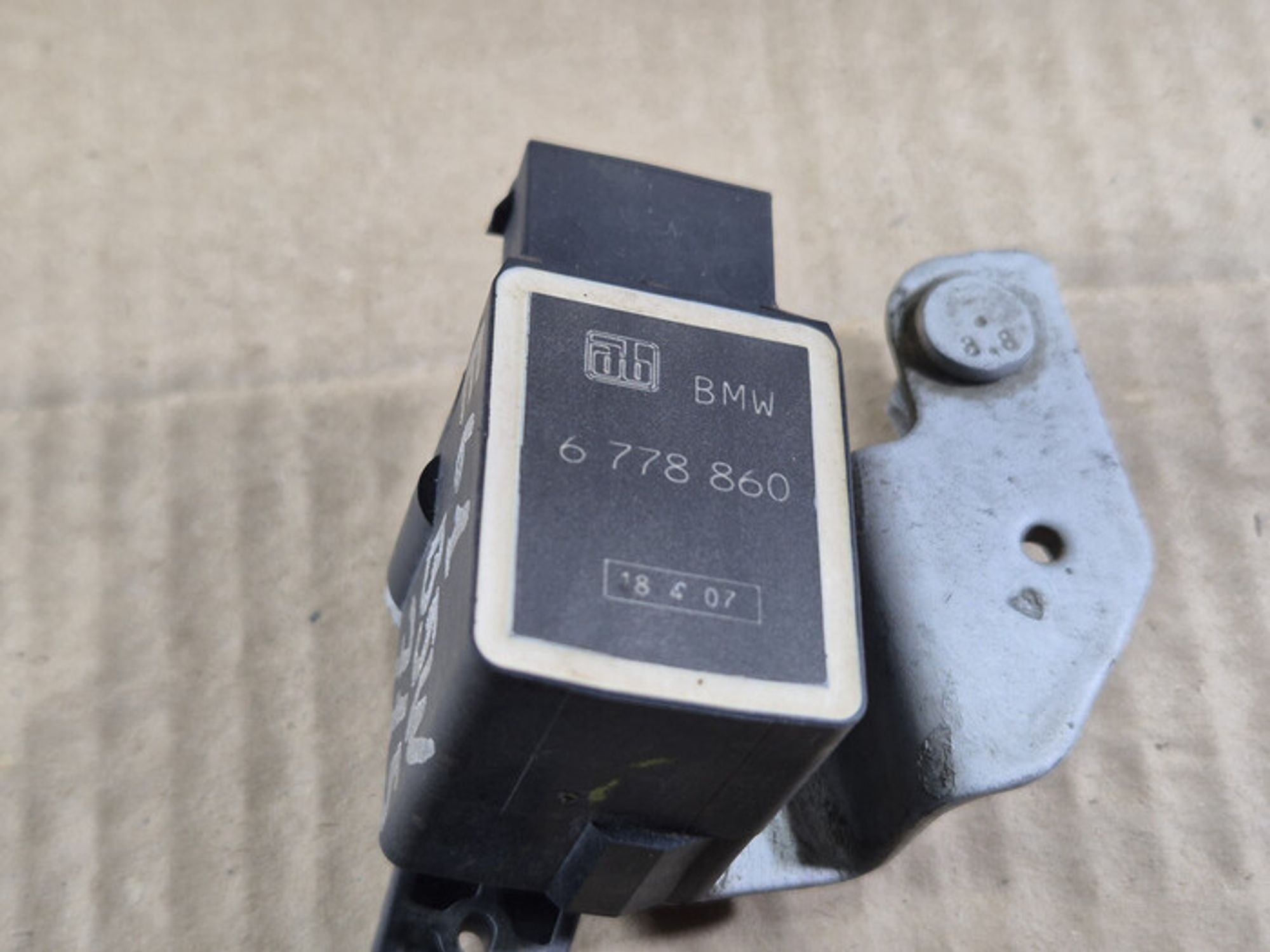 https://ycs.partsauto.market/partsauto-images/thmbs/78ee0fb3787e2dce013ed29fc8a1120c/1e39e3aff765dc0d24c79703dfd20801/3a37bb057d9904c2c13c66dae87c035d.jpg