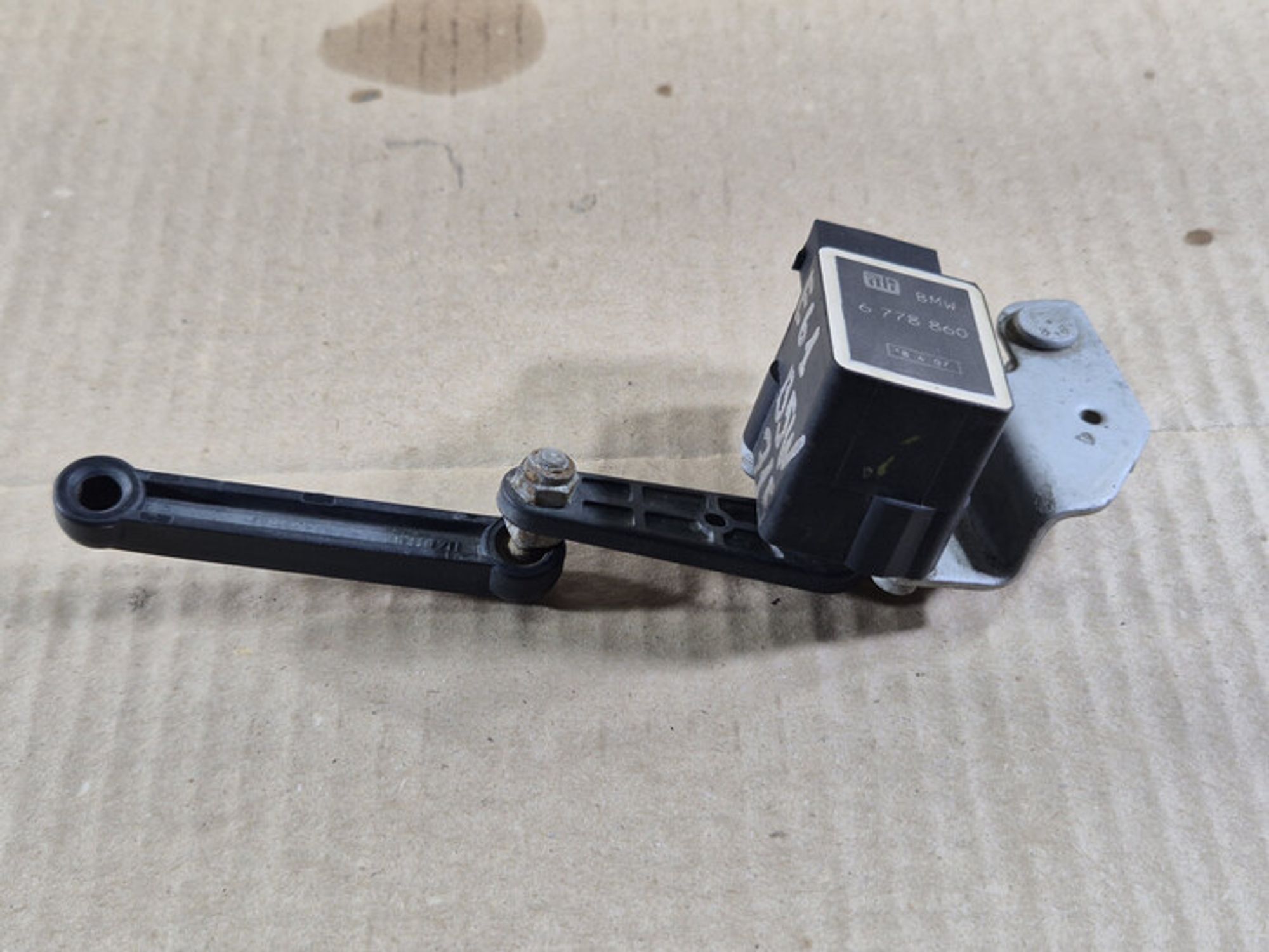 https://ycs.partsauto.market/partsauto-images/thmbs/78ee0fb3787e2dce013ed29fc8a1120c/1e39e3aff765dc0d24c79703dfd20801/834d9072bb23817d011db6e20fc73629.jpg