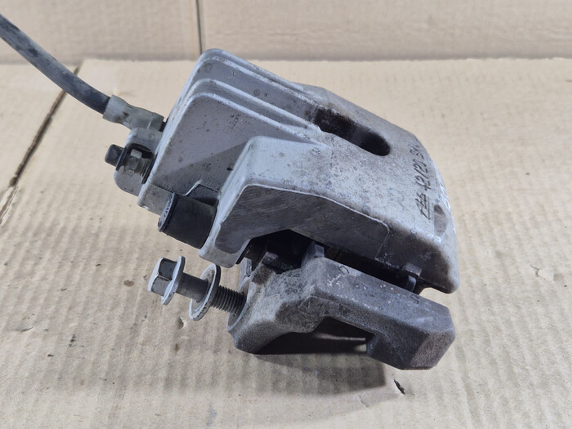 https://ycs.partsauto.market/partsauto-images/thmbs/78ee0fb3787e2dce013ed29fc8a1120c/2005d8cc9e01c6f9577b84f9058ab96b/79530d49ee503105205abd061d19888f.jpg