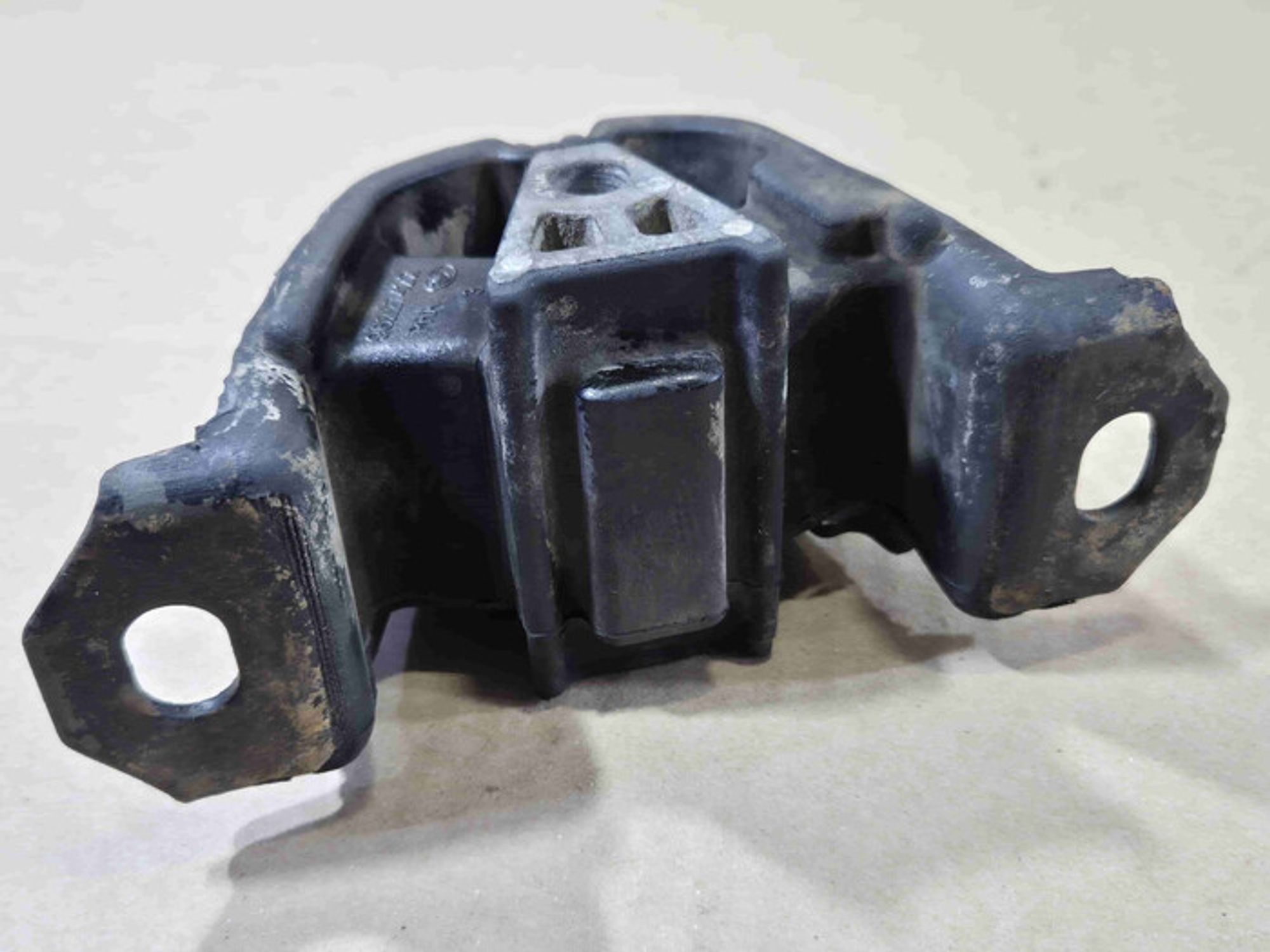 https://ycs.partsauto.market/partsauto-images/thmbs/78ee0fb3787e2dce013ed29fc8a1120c/215b782c3630bb5a2f2f21d205f5b204/4aef89fd73318aa841ae82e3e0ea5883.jpg