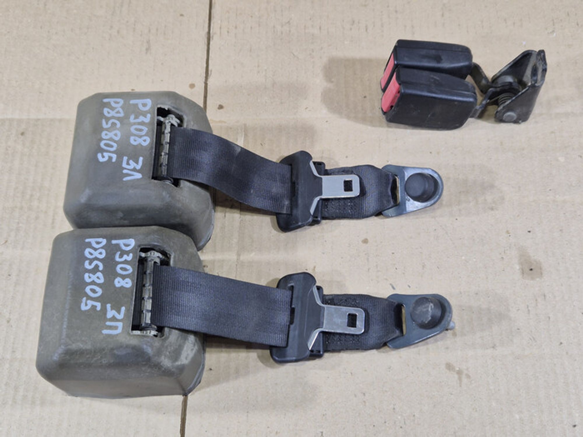 https://ycs.partsauto.market/partsauto-images/thmbs/78ee0fb3787e2dce013ed29fc8a1120c/253b95256fd7b8ad0196ab49bb222778/45d153aff8f445aba4a202c552539e6e.jpg
