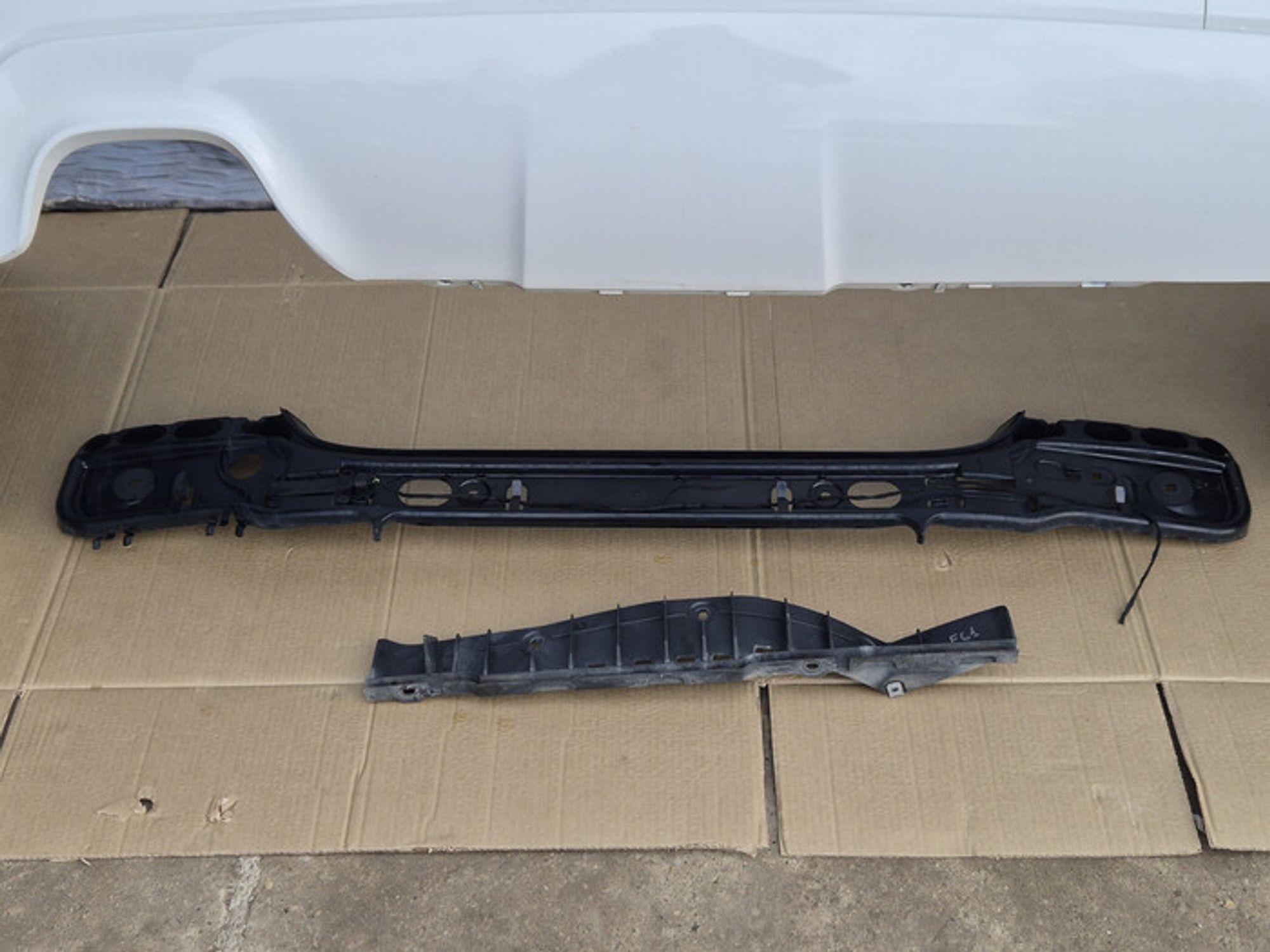 https://ycs.partsauto.market/partsauto-images/thmbs/78ee0fb3787e2dce013ed29fc8a1120c/262f1e6dcc41c03d66cf1759296abd88/eea08934beff48c52064f4bd42d80b56.jpg