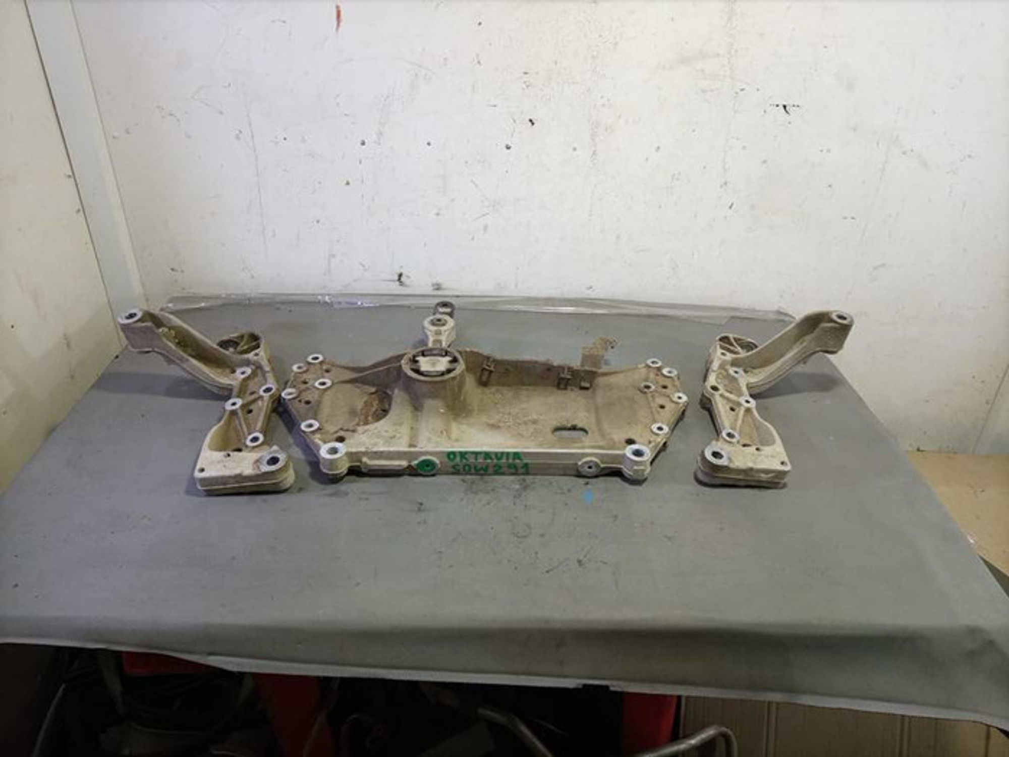 https://ycs.partsauto.market/partsauto-images/thmbs/78ee0fb3787e2dce013ed29fc8a1120c/26bedb19004bc17c437f3586b3614ecd/7603a7560fe148ed7d091d05f8972b1f.jpg