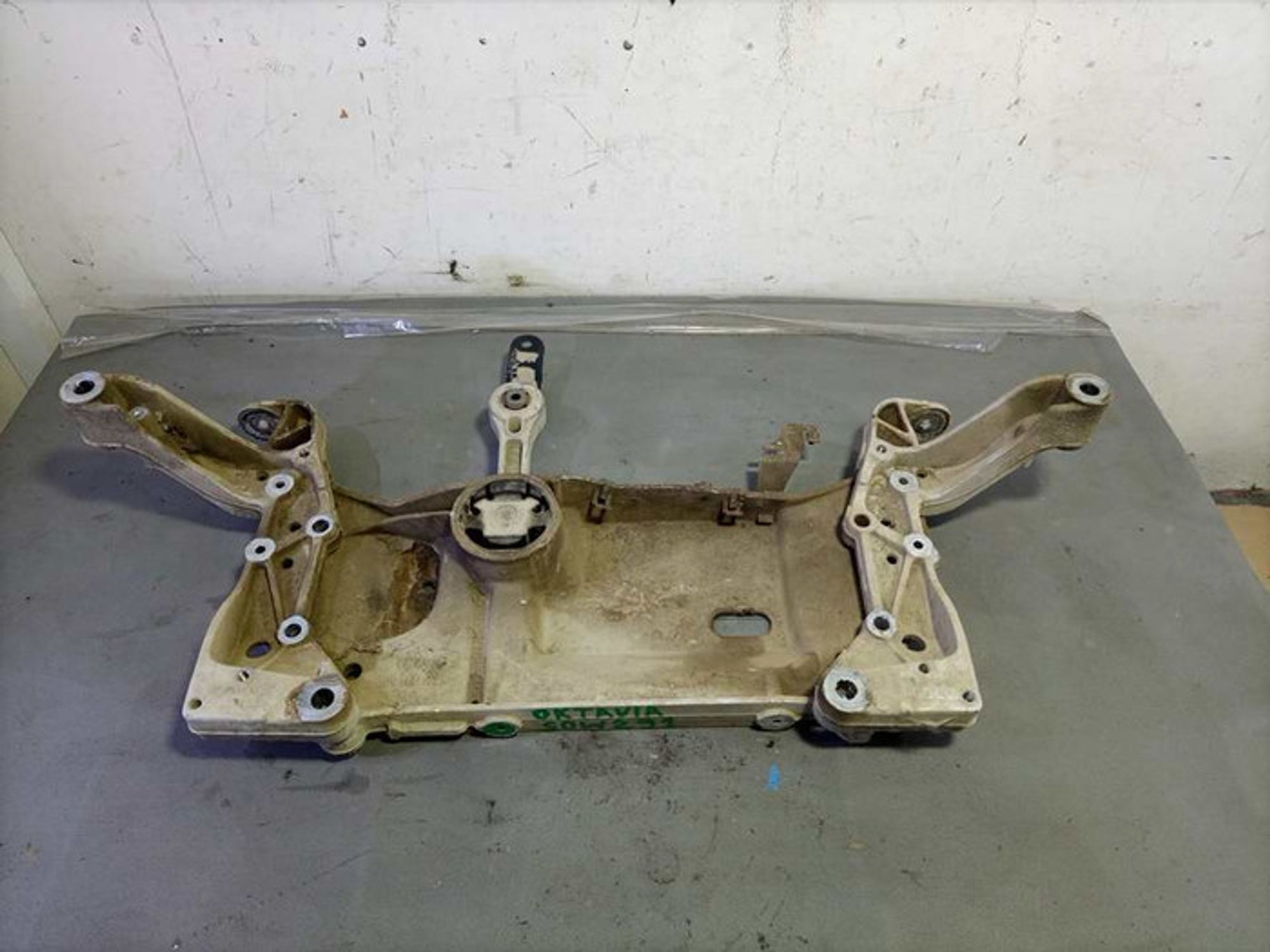 https://ycs.partsauto.market/partsauto-images/thmbs/78ee0fb3787e2dce013ed29fc8a1120c/26bedb19004bc17c437f3586b3614ecd/fde6e9be30dc5457d58a668738cc651d.jpg