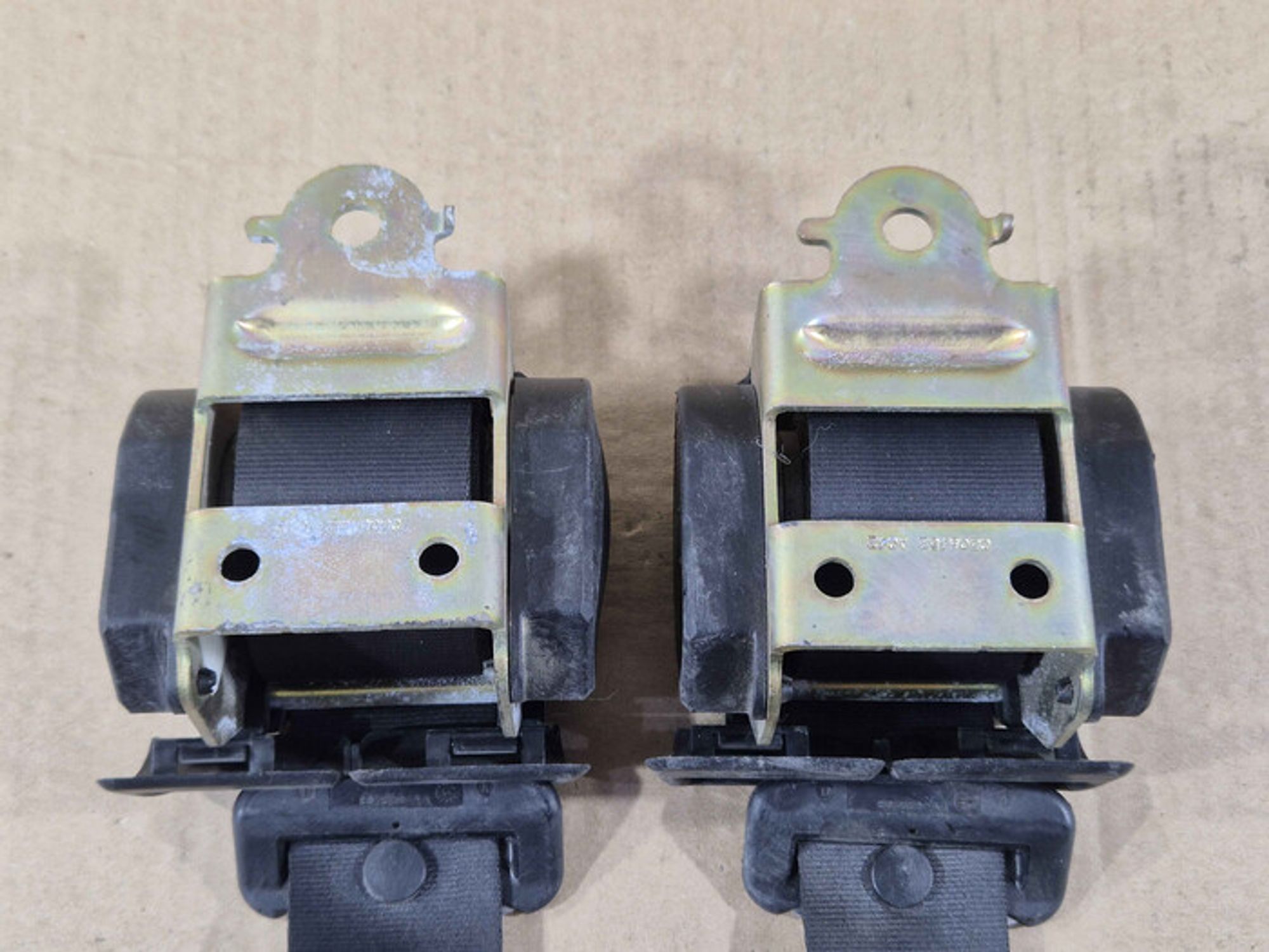 https://ycs.partsauto.market/partsauto-images/thmbs/78ee0fb3787e2dce013ed29fc8a1120c/26ea72e143b52c8d7f9f2e8fe884e2e4/f398d4f1850743ef0d280a88e13e3793.jpg