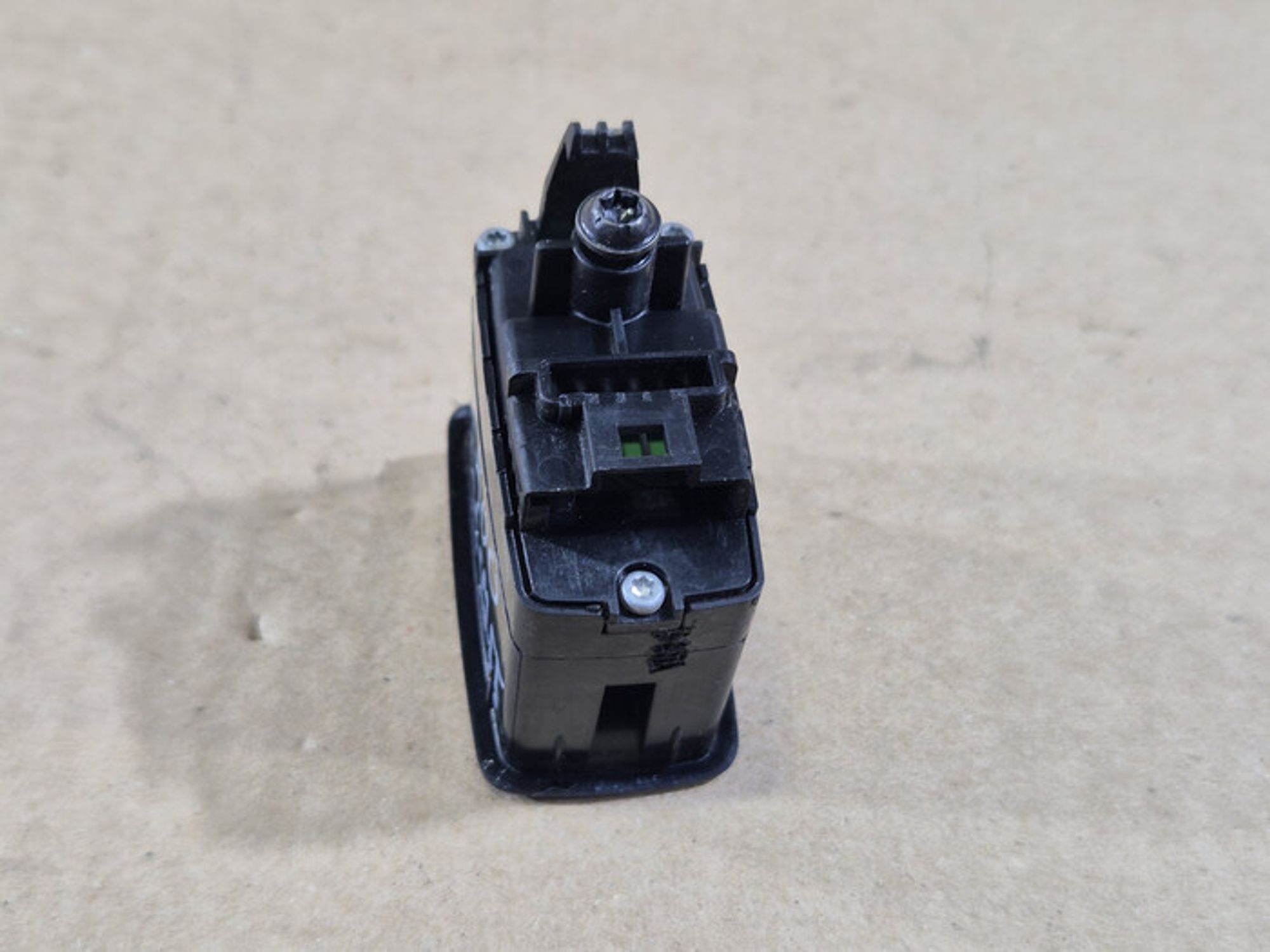 https://ycs.partsauto.market/partsauto-images/thmbs/78ee0fb3787e2dce013ed29fc8a1120c/28104e01ff0eaa9ba0ad71882ffe6190/1dc433da2acc03c39ac6c056203ecdcb.jpg