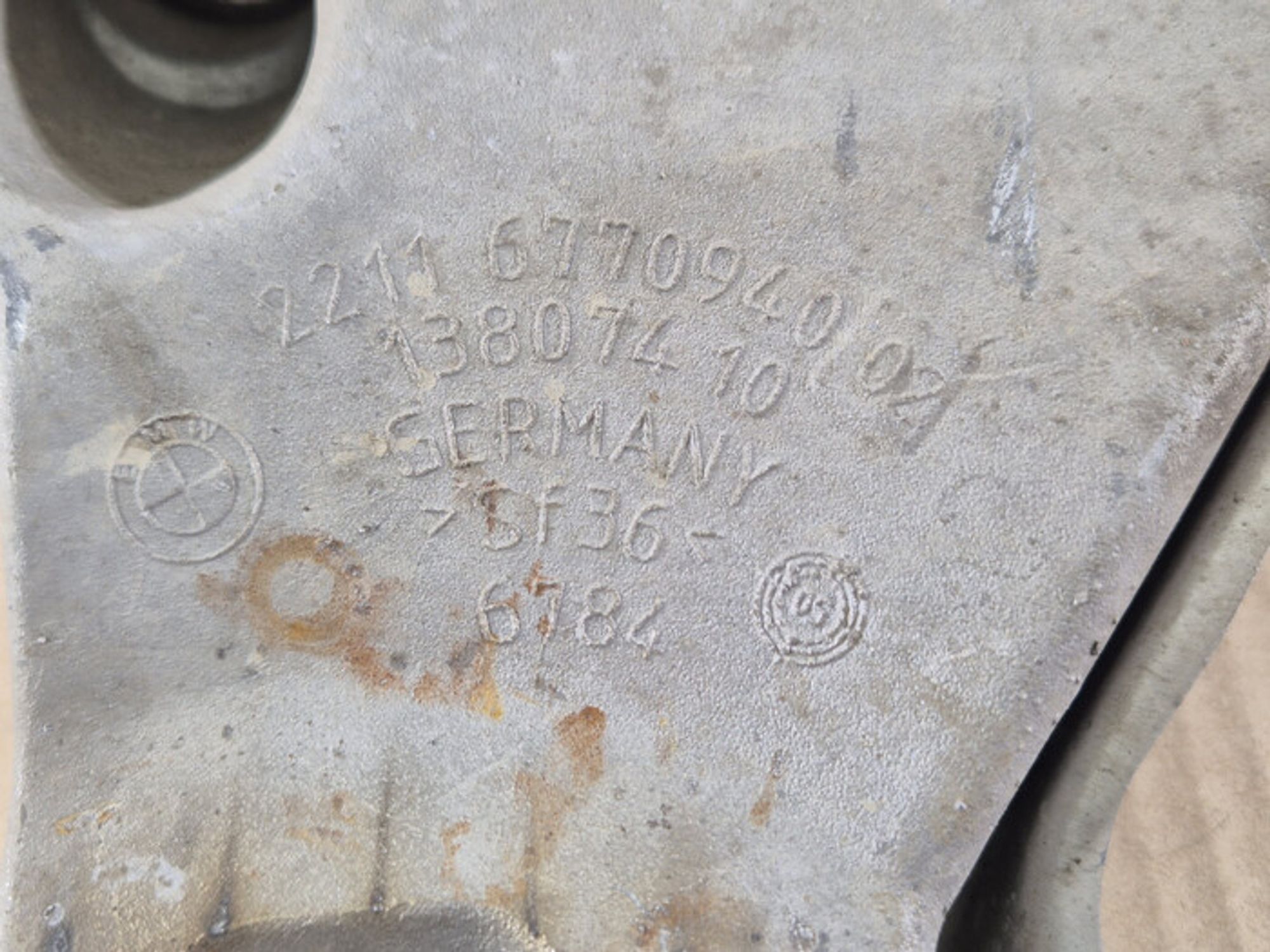 https://ycs.partsauto.market/partsauto-images/thmbs/78ee0fb3787e2dce013ed29fc8a1120c/2a7f34a8ba5a4aa42addb8cbeaa5247b/1014885534b28041eedb053784875faf.jpg