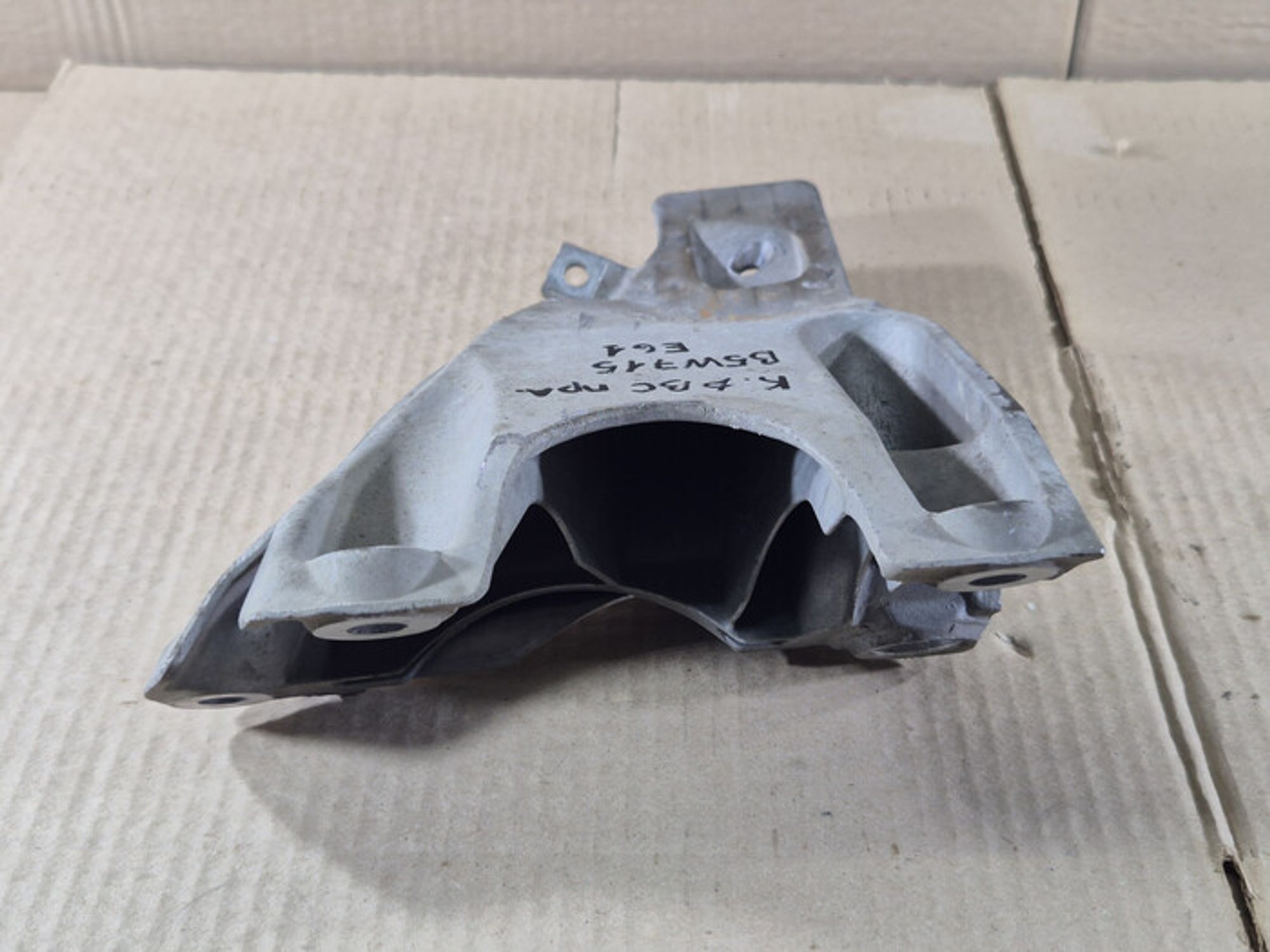https://ycs.partsauto.market/partsauto-images/thmbs/78ee0fb3787e2dce013ed29fc8a1120c/2a7f34a8ba5a4aa42addb8cbeaa5247b/a8deac9342ace214b9001897b8c2c4d9.jpg