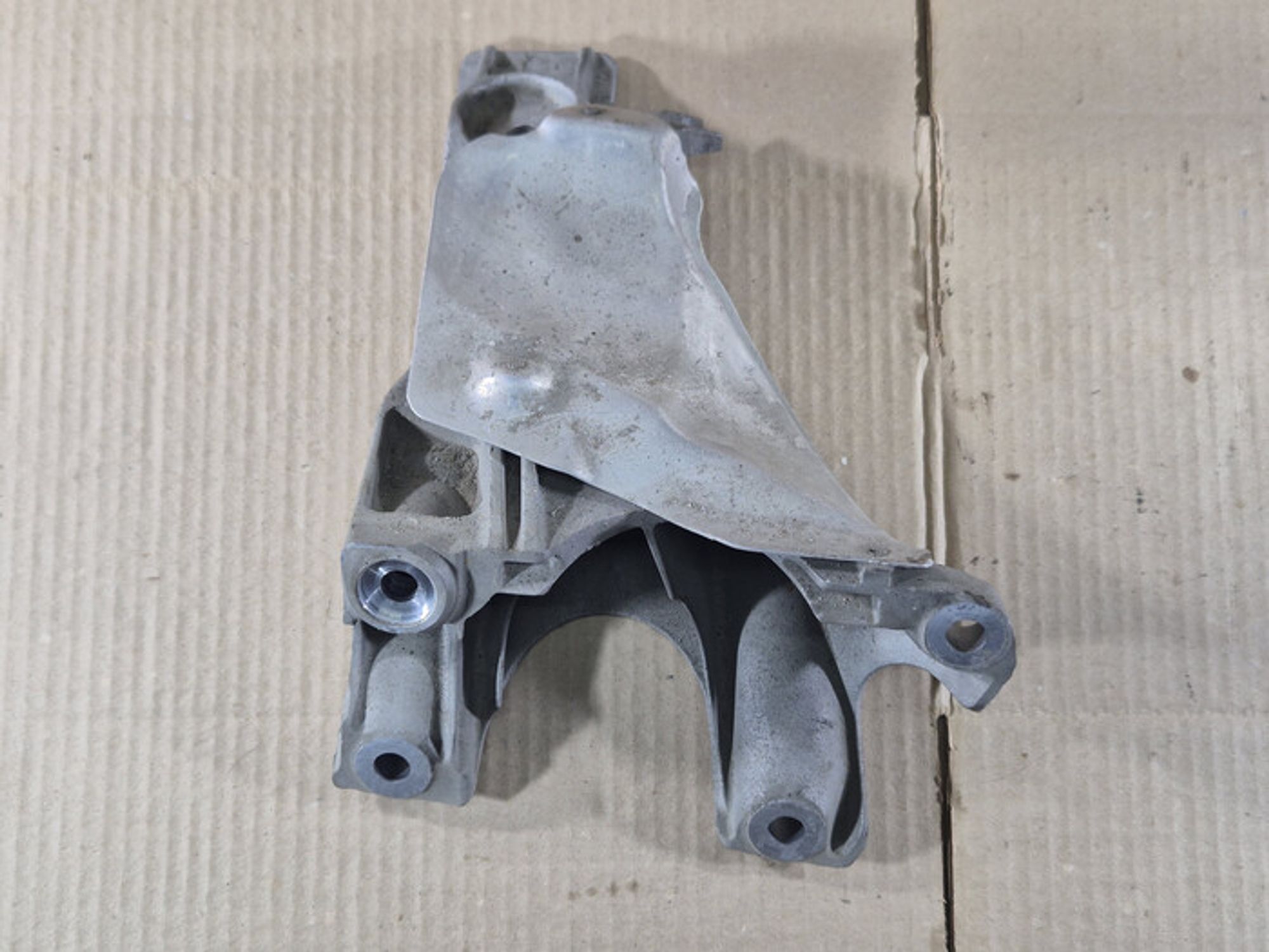 https://ycs.partsauto.market/partsauto-images/thmbs/78ee0fb3787e2dce013ed29fc8a1120c/2a7f34a8ba5a4aa42addb8cbeaa5247b/f314c386f48789b4ae266a3db1d9dab1.jpg