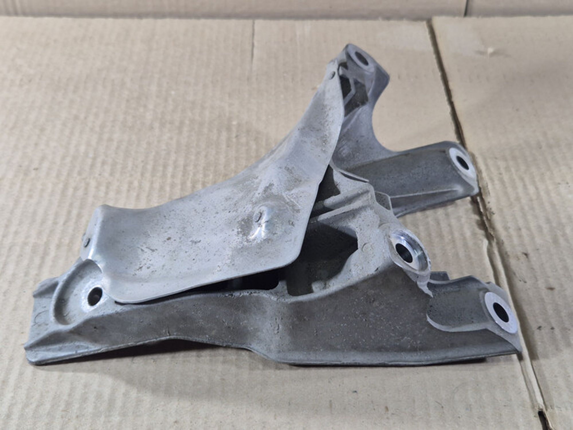 https://ycs.partsauto.market/partsauto-images/thmbs/78ee0fb3787e2dce013ed29fc8a1120c/2a7f34a8ba5a4aa42addb8cbeaa5247b/f54b0bf02cc5aa014f67101c706a6207.jpg