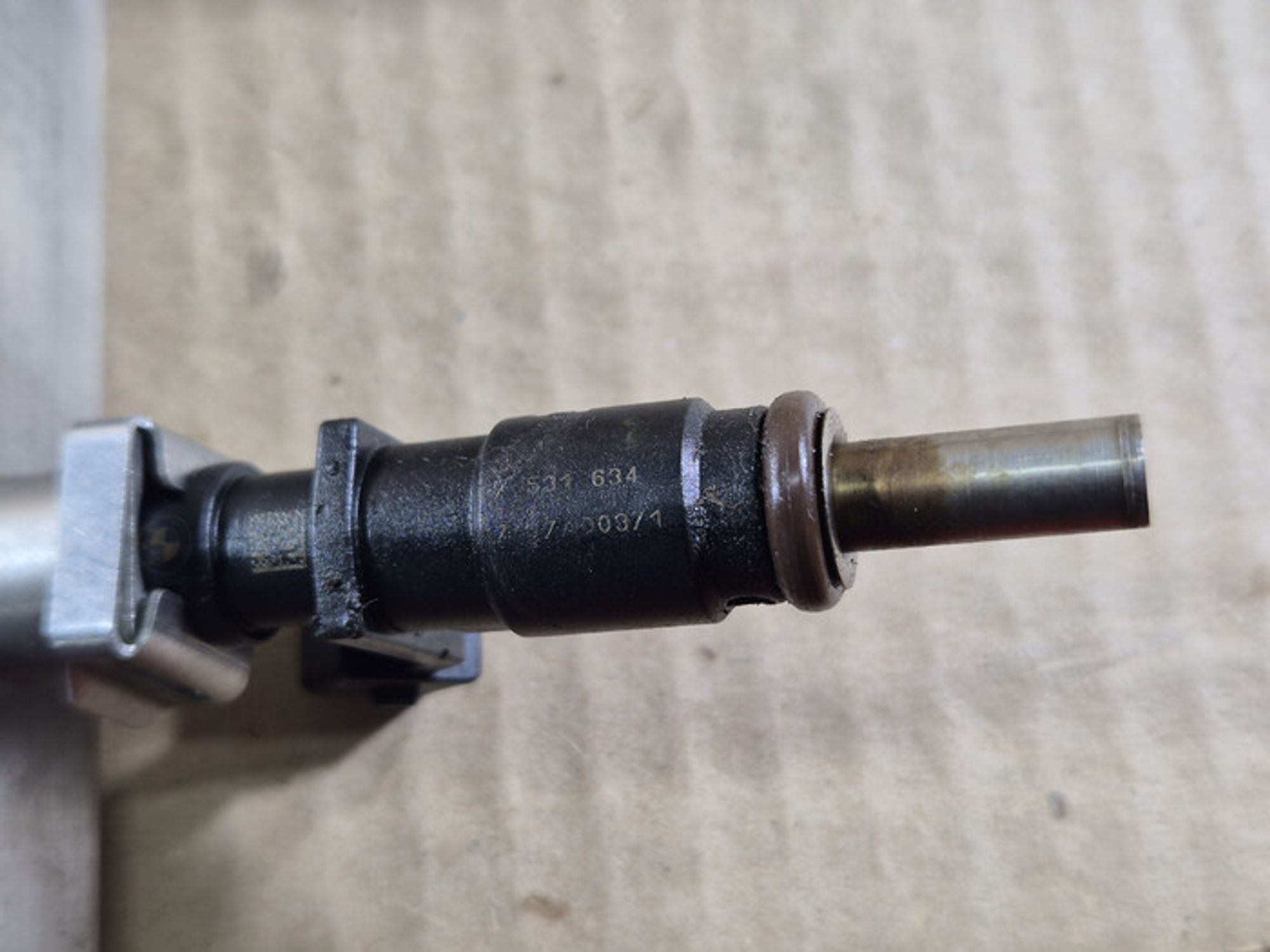 https://ycs.partsauto.market/partsauto-images/thmbs/78ee0fb3787e2dce013ed29fc8a1120c/2b3c4c228d2713357d3b4057ff4c98eb/693d59432937de4c7f1014a7ed101731.jpg