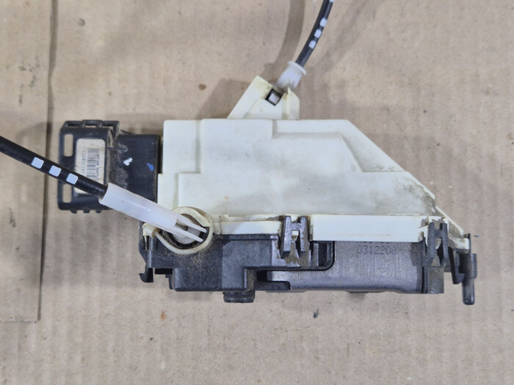 https://ycs.partsauto.market/partsauto-images/thmbs/78ee0fb3787e2dce013ed29fc8a1120c/2bdba880cf969af8c259537bec42af80/726dca816a6d70c6b1e44007f3998a51.jpg