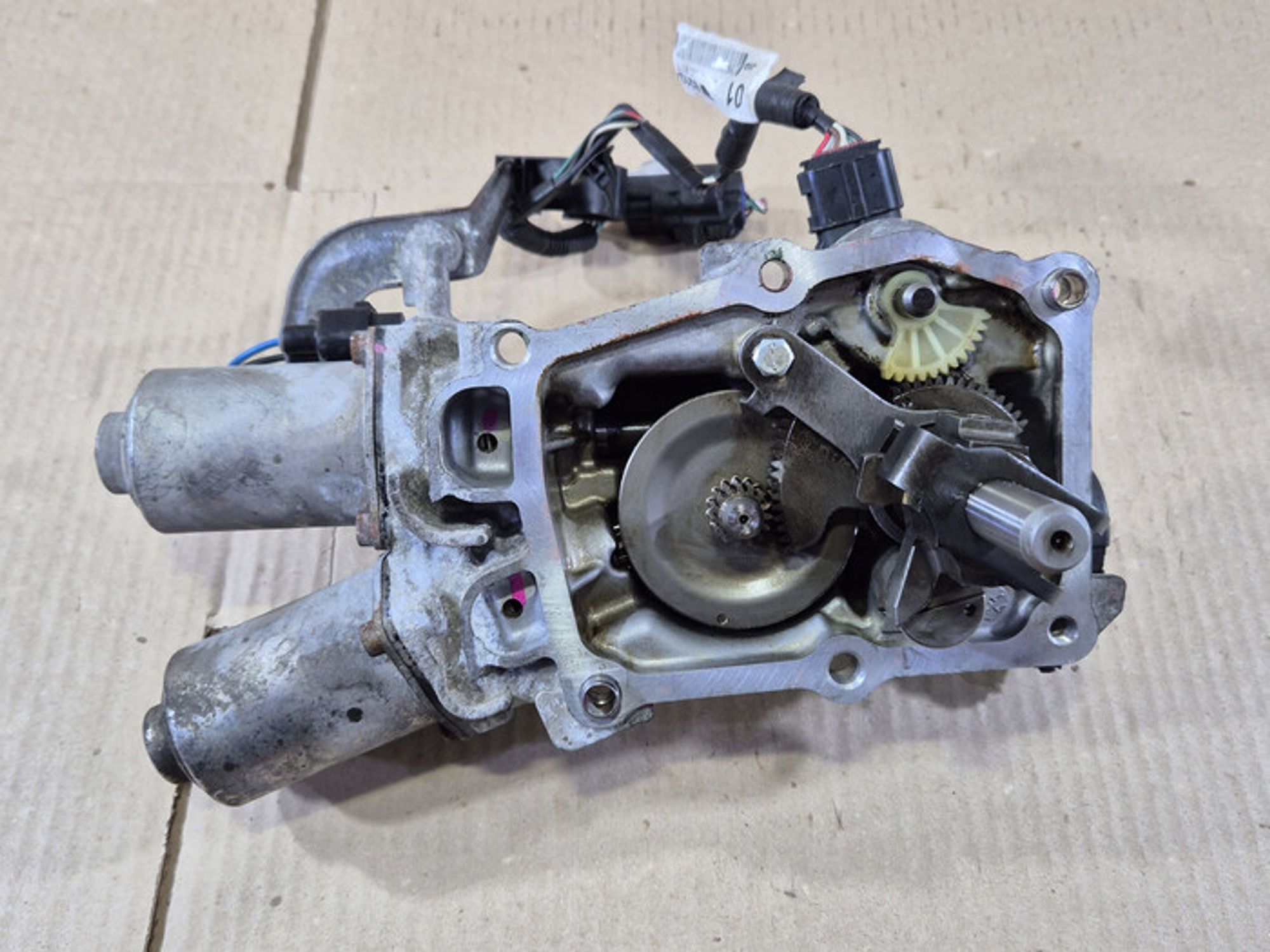 https://ycs.partsauto.market/partsauto-images/thmbs/78ee0fb3787e2dce013ed29fc8a1120c/2c780ae45d01d73989cd40cd20b2210b/d09a926612082e75c8eef14d536738bb.jpg