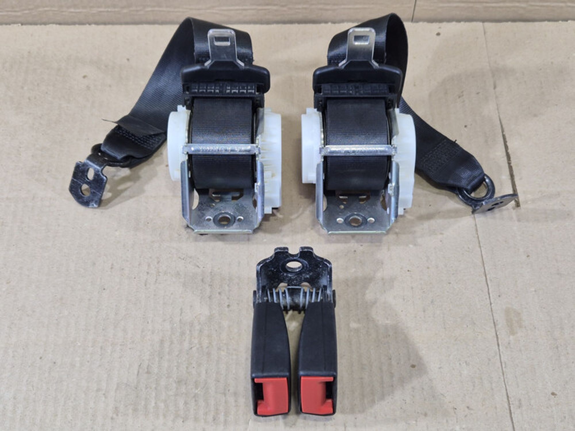 https://ycs.partsauto.market/partsauto-images/thmbs/78ee0fb3787e2dce013ed29fc8a1120c/2d56cd8f29ce40d1e95d64dee0f0c715/a83b1432011e5c469a2a14b0c3092e5b.jpg