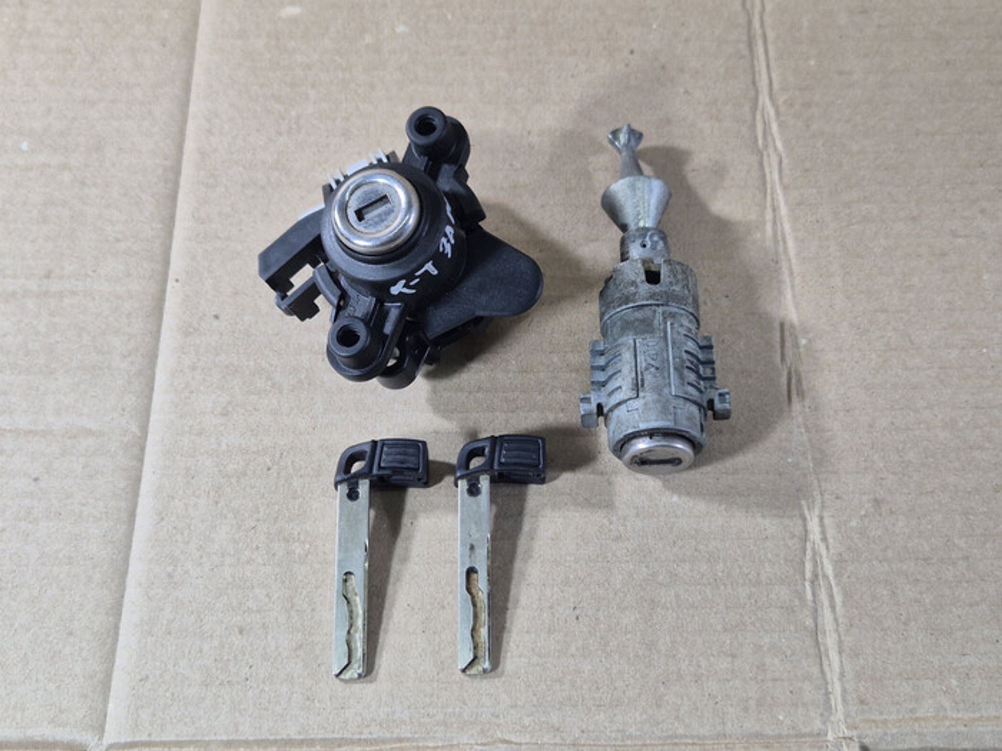 https://ycs.partsauto.market/partsauto-images/thmbs/78ee0fb3787e2dce013ed29fc8a1120c/3520fed7c36d984998b45478f1c824a5/1608c27ac8b39c62653560c3046dfd44.jpg