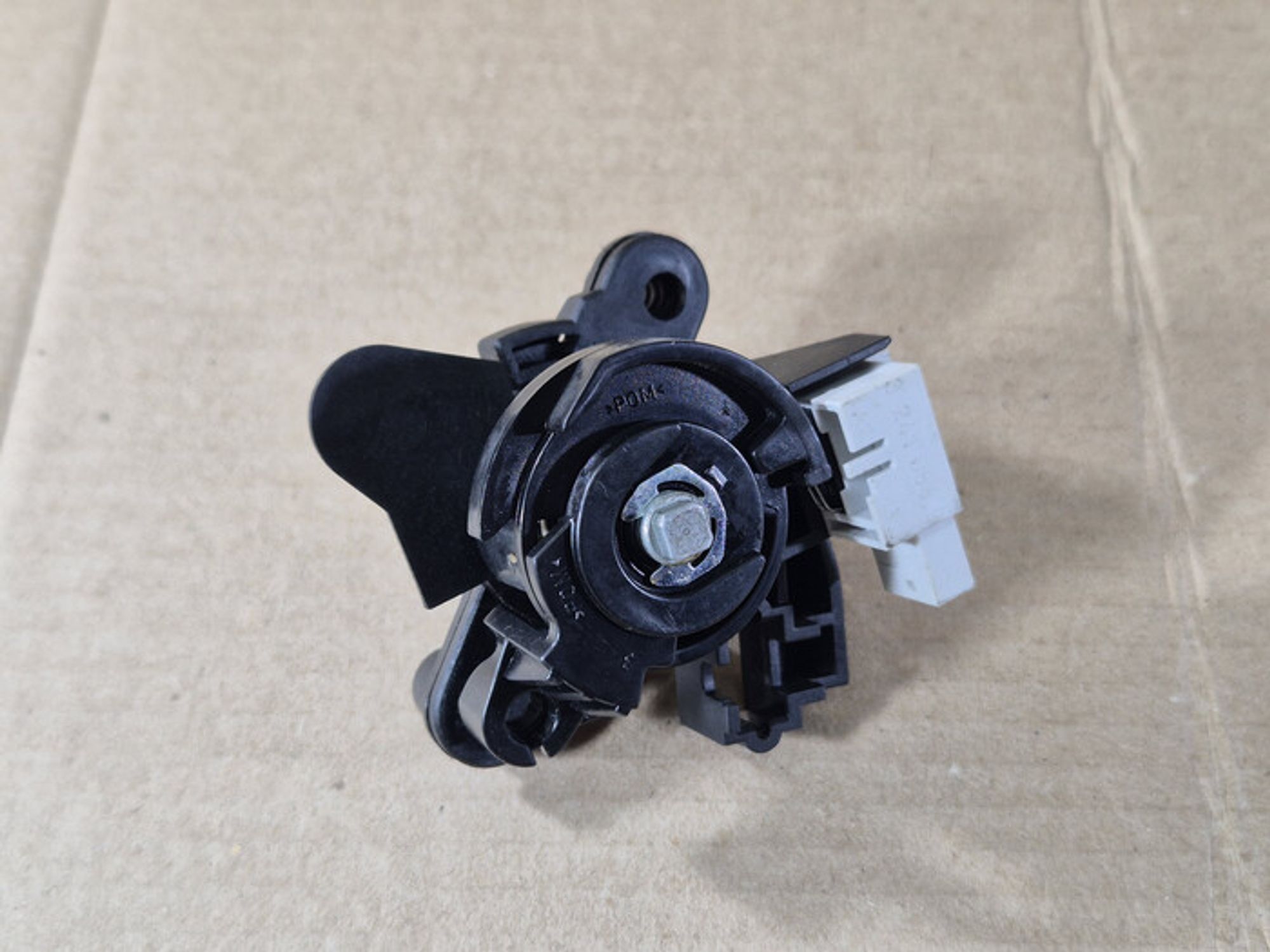 https://ycs.partsauto.market/partsauto-images/thmbs/78ee0fb3787e2dce013ed29fc8a1120c/3520fed7c36d984998b45478f1c824a5/79c0762cfcc5beffb920a13a4e40328f.jpg
