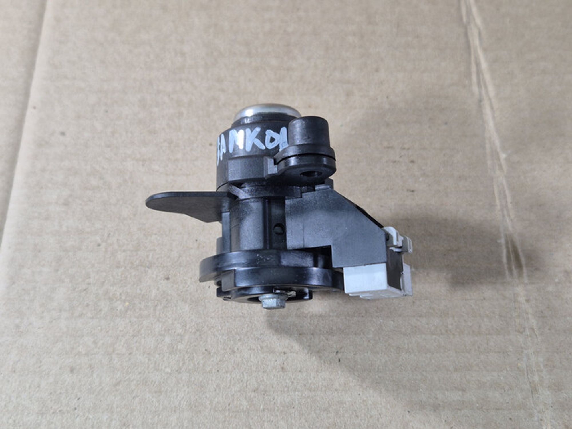 https://ycs.partsauto.market/partsauto-images/thmbs/78ee0fb3787e2dce013ed29fc8a1120c/3520fed7c36d984998b45478f1c824a5/8679e6b769f4fb46b0593a92fec65947.jpg