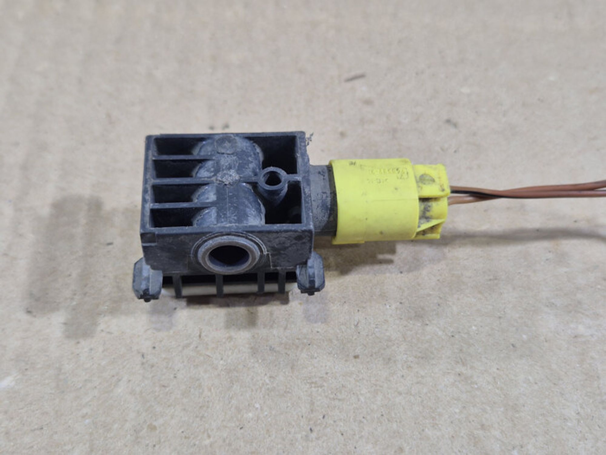 https://ycs.partsauto.market/partsauto-images/thmbs/78ee0fb3787e2dce013ed29fc8a1120c/35500a63e84b0daad1e85c3b2d526738/634a9314c194eb28a91accf20d70db7c.jpg