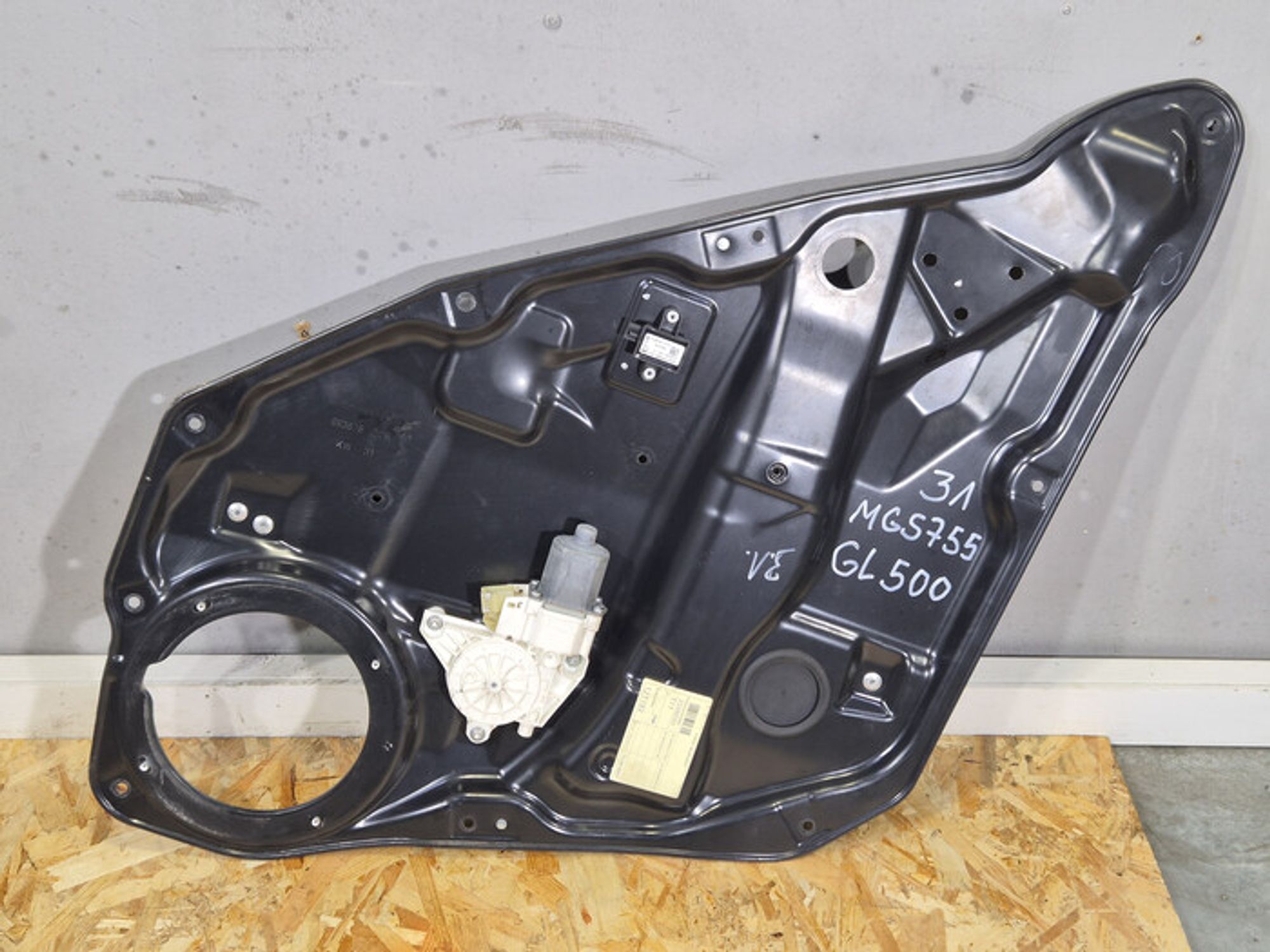 https://ycs.partsauto.market/partsauto-images/thmbs/78ee0fb3787e2dce013ed29fc8a1120c/377f4d863c48f336a07e5f3f06124933/9605310a911693aa84bd6eabce824f77.jpg