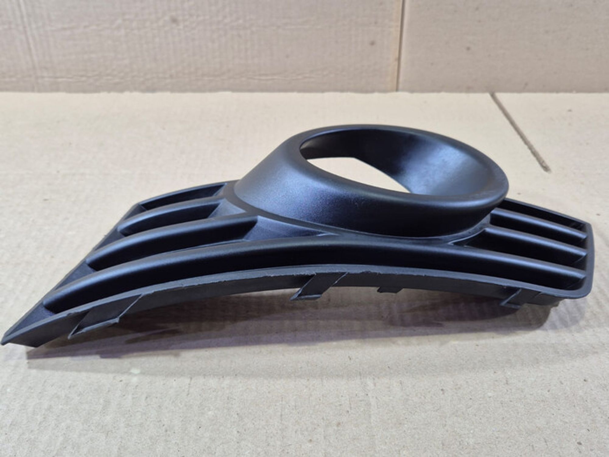 https://ycs.partsauto.market/partsauto-images/thmbs/78ee0fb3787e2dce013ed29fc8a1120c/3ec2bac9cc207209ca7554880b217e66/82c295ec095b4a704145709e909e47e2.jpg