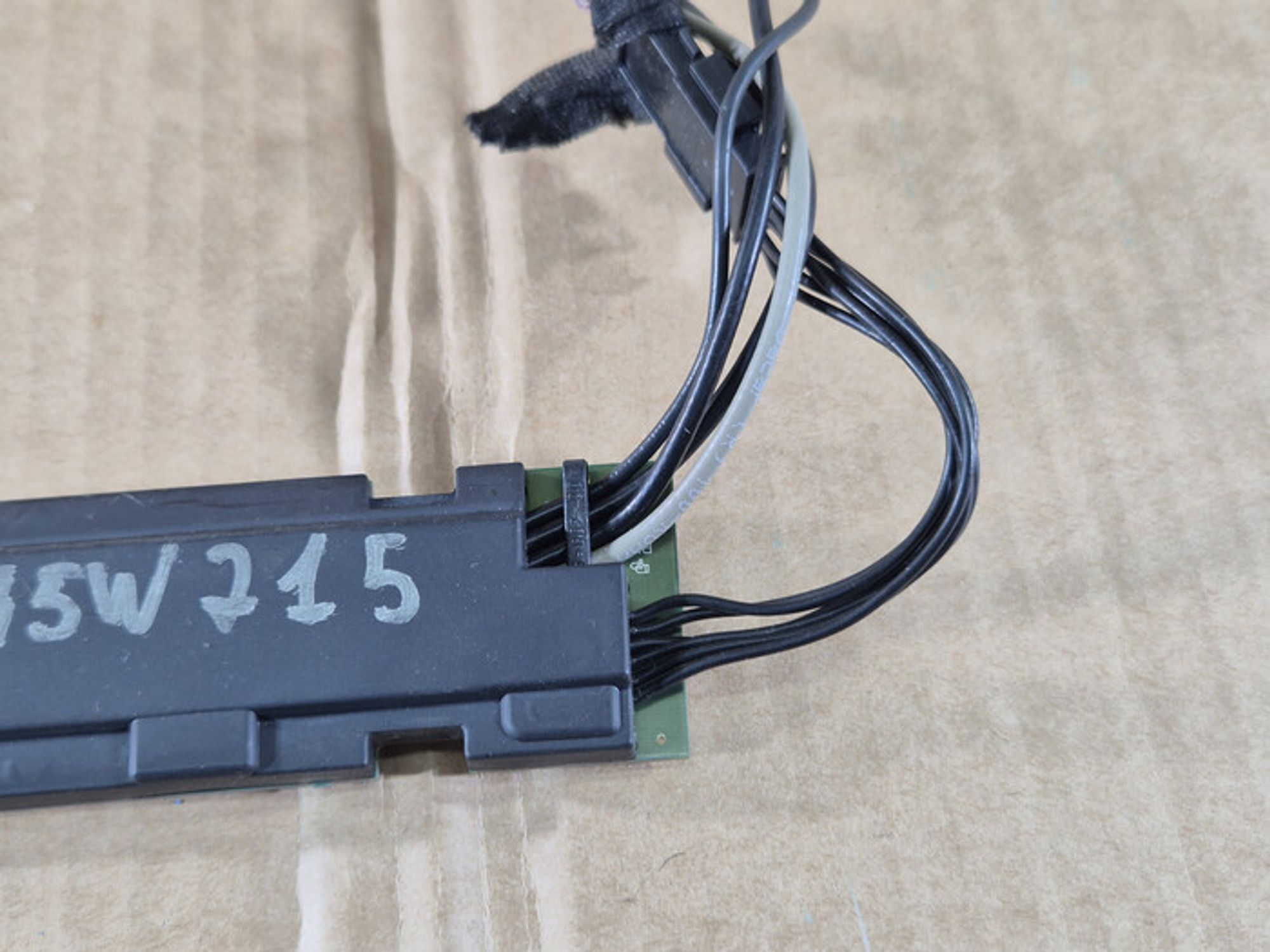 https://ycs.partsauto.market/partsauto-images/thmbs/78ee0fb3787e2dce013ed29fc8a1120c/4397571b2bd13a3531371f128cc93c32/d2737c79a49ce6db095bb58e0932a308.jpg