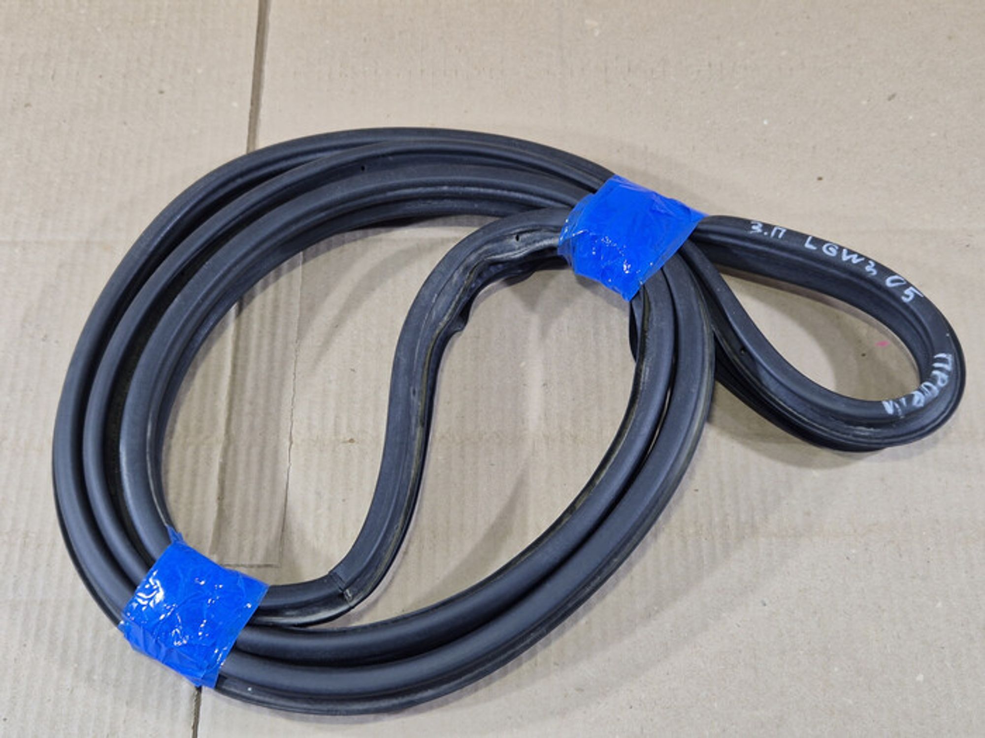 https://ycs.partsauto.market/partsauto-images/thmbs/78ee0fb3787e2dce013ed29fc8a1120c/4607f31503d4d18e527d51aa87219e25/5c65602cb8b79d20785e7bac2e0625b5.jpg
