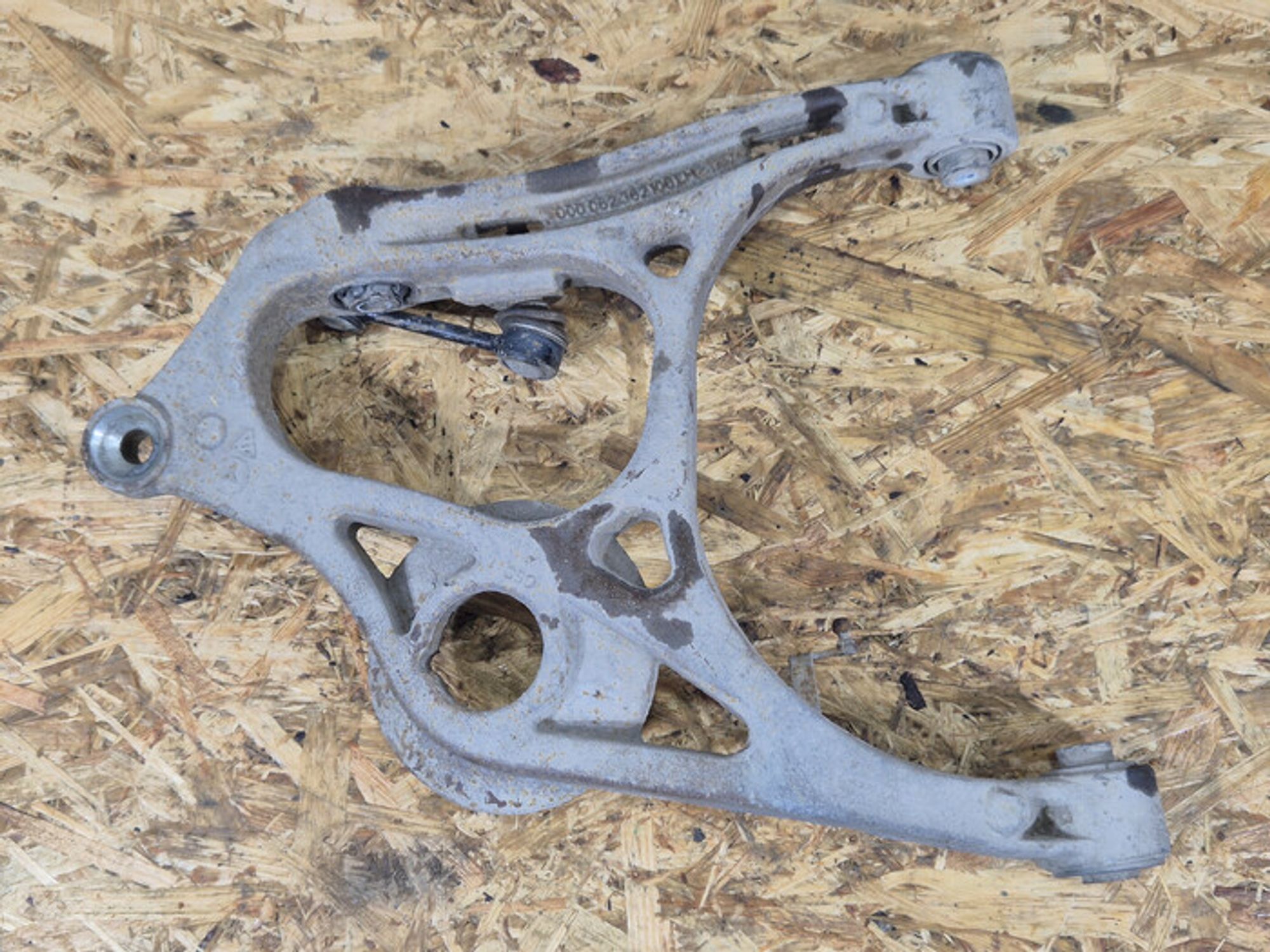 https://ycs.partsauto.market/partsauto-images/thmbs/78ee0fb3787e2dce013ed29fc8a1120c/464b2c36b5a8204ef5412669eaf37c74/1609037f3528161604d616644423ce05.jpg