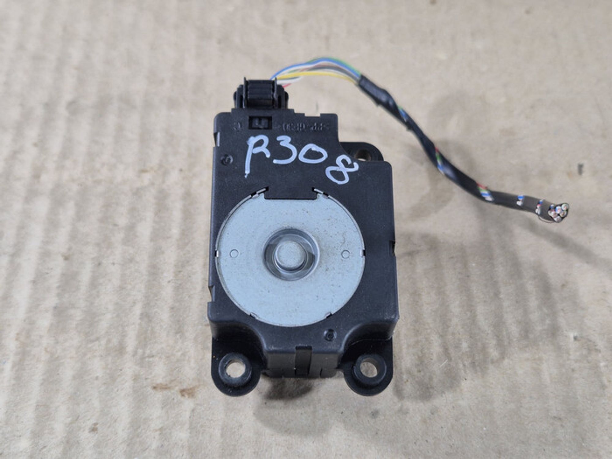 https://ycs.partsauto.market/partsauto-images/thmbs/78ee0fb3787e2dce013ed29fc8a1120c/46d24d2835b2d93b658897be21e56890/8341c96049bc1f8fa9521e56dfaded74.jpg