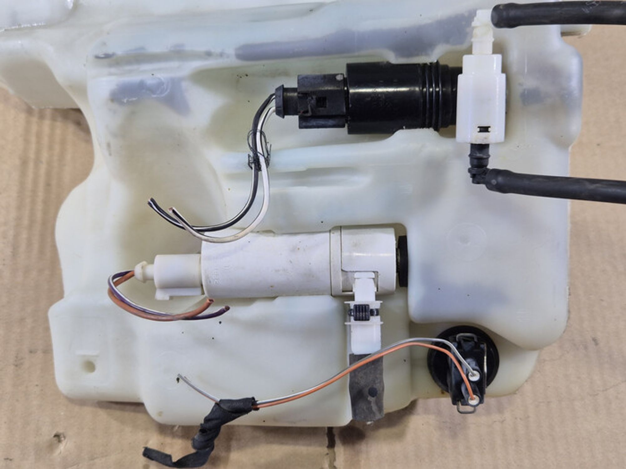 https://ycs.partsauto.market/partsauto-images/thmbs/78ee0fb3787e2dce013ed29fc8a1120c/46f2a4e01a7a56730890f5febf94b2a5/ec690410e97935293fbbc7581d0be952.jpg