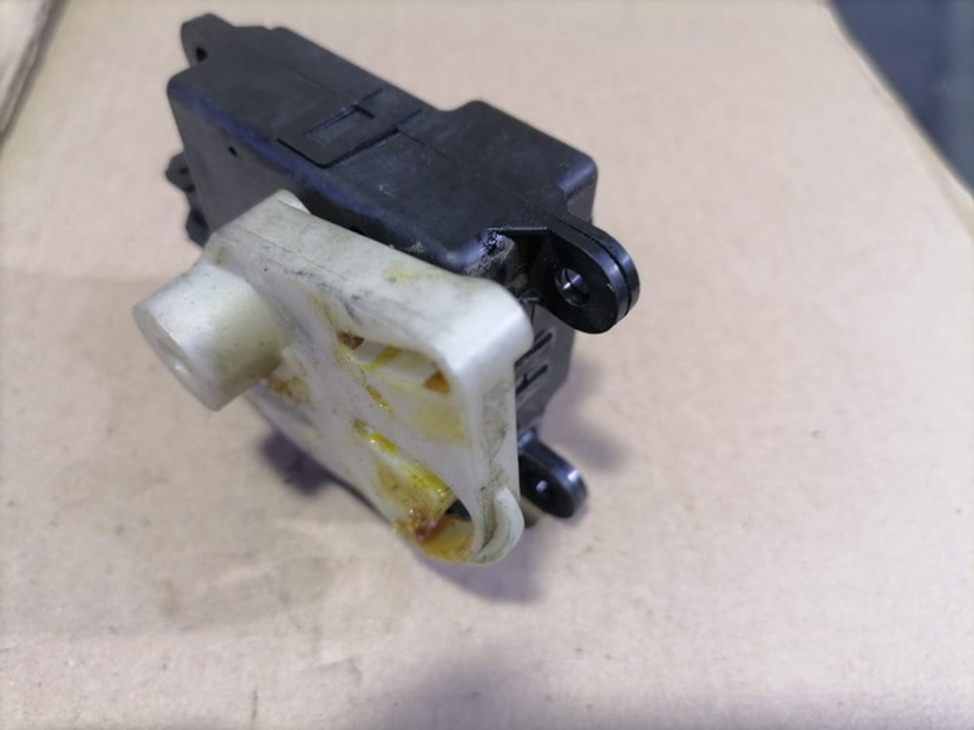https://ycs.partsauto.market/partsauto-images/thmbs/78ee0fb3787e2dce013ed29fc8a1120c/4ad06734dc31c15cacce43070c088ccc/b59e02af66a8f9a2bc0cca9ed45618b0.jpg