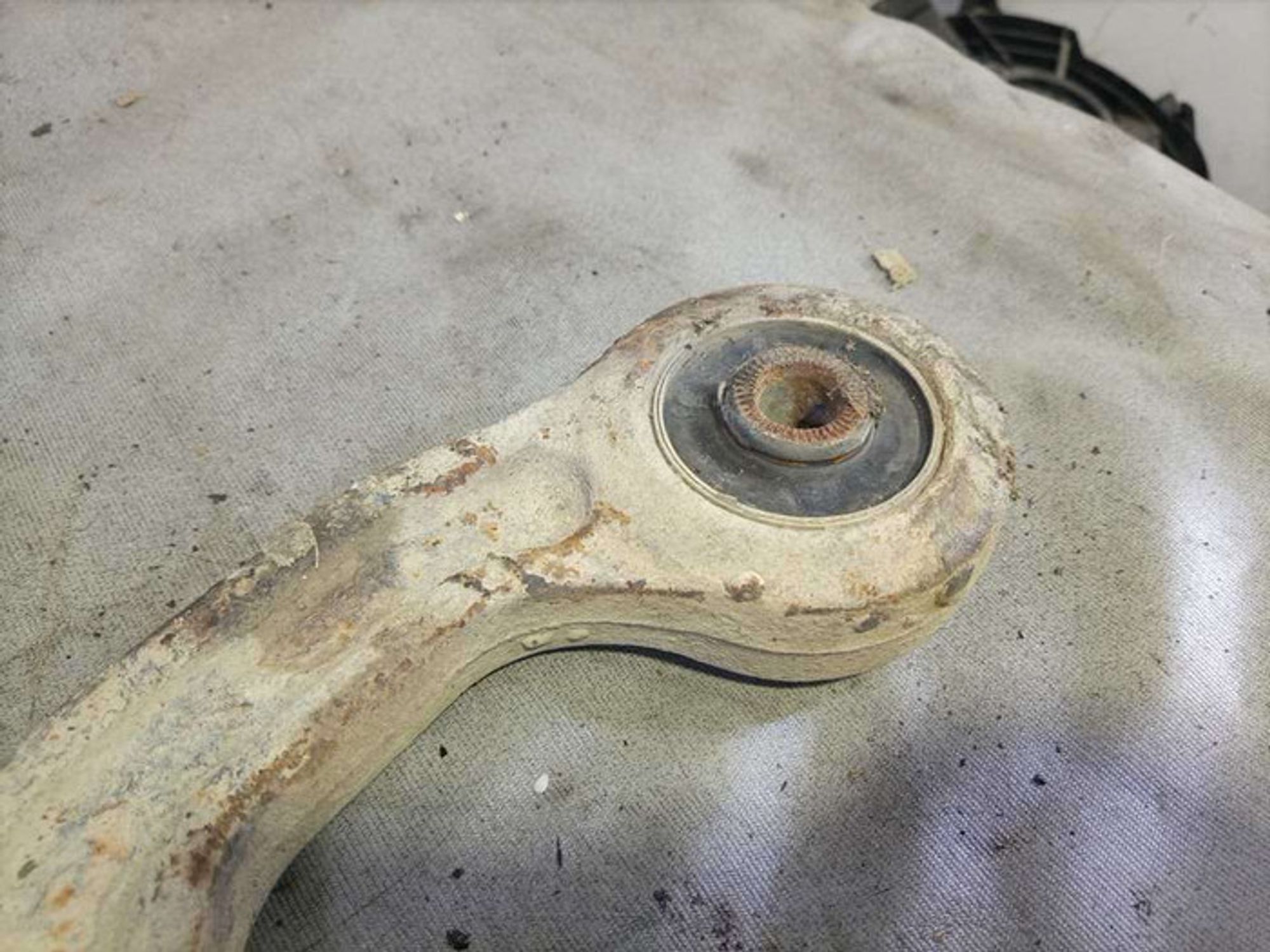 https://ycs.partsauto.market/partsauto-images/thmbs/78ee0fb3787e2dce013ed29fc8a1120c/4b03507e558fa6a1ad065e5cbe8dbe07/dafb722566037e58d1c2eb441b34ce65.jpg