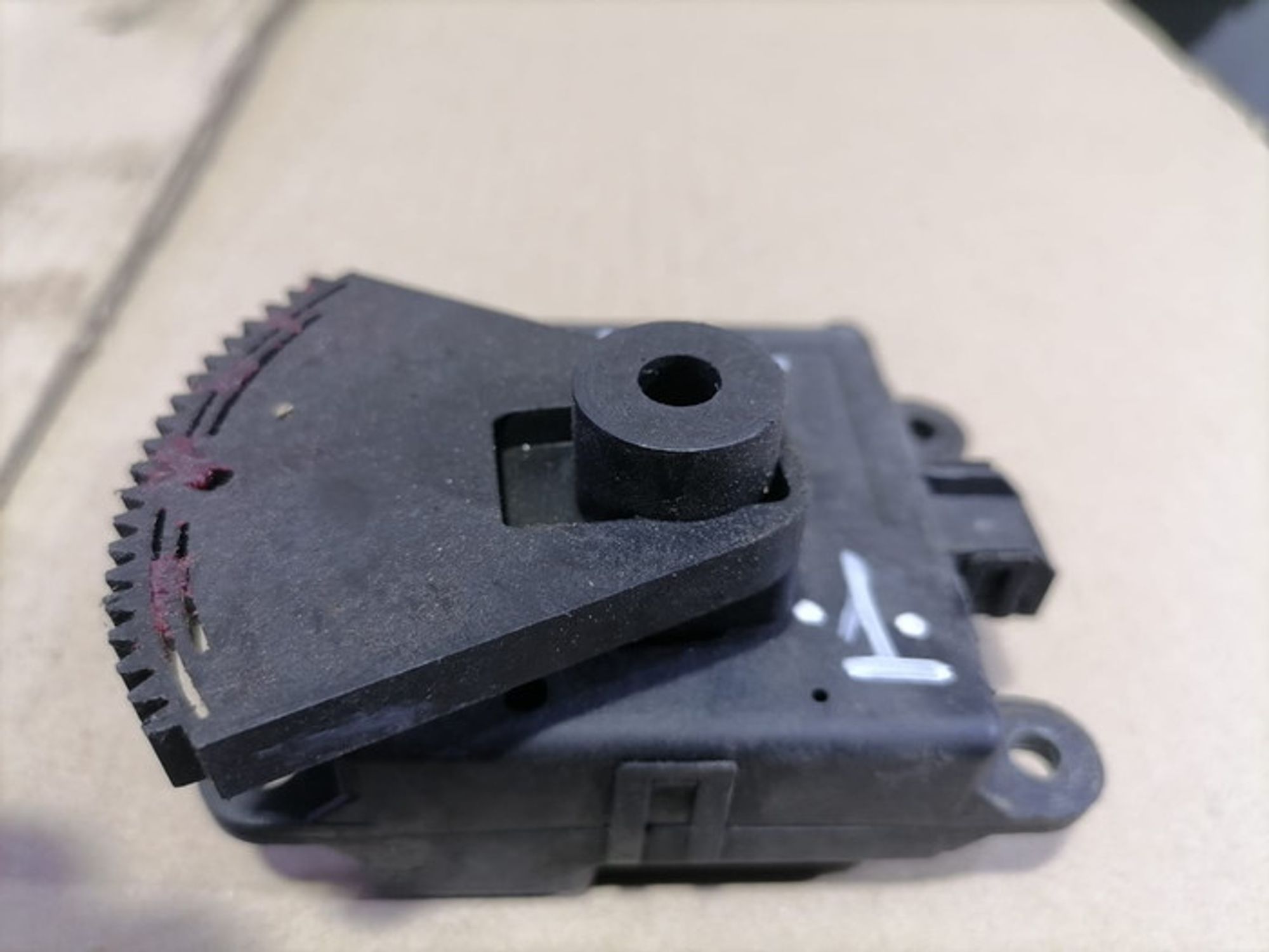 https://ycs.partsauto.market/partsauto-images/thmbs/78ee0fb3787e2dce013ed29fc8a1120c/4c1a2c5c6cc83584aa205bc1d10b193b/c8324f044d0131a80e89395d2999ce15.jpg