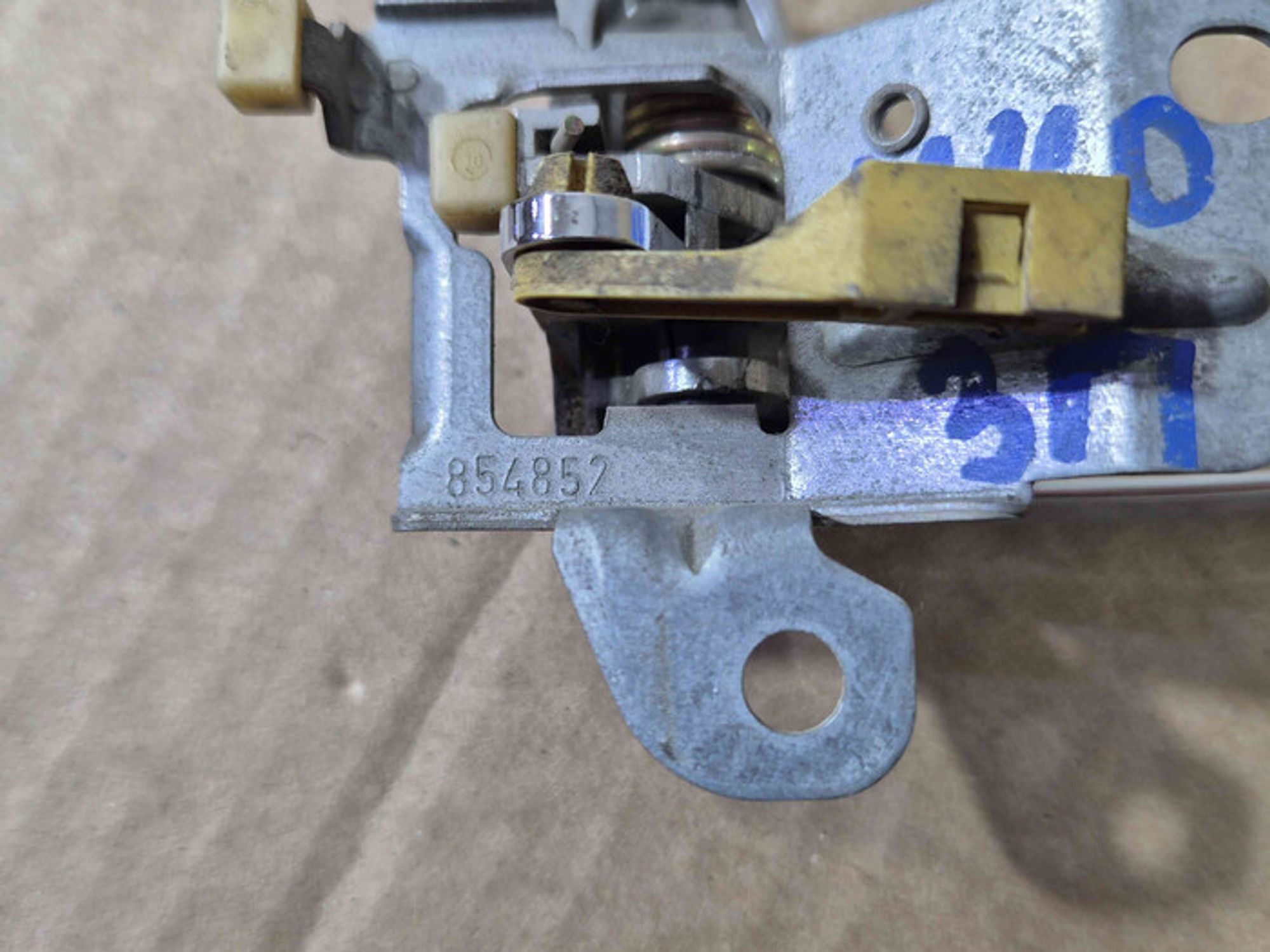 https://ycs.partsauto.market/partsauto-images/thmbs/78ee0fb3787e2dce013ed29fc8a1120c/512f343f5192d56159e60100068192ec/0ac2cea3b10f2aad1a5b9f627e198756.jpg