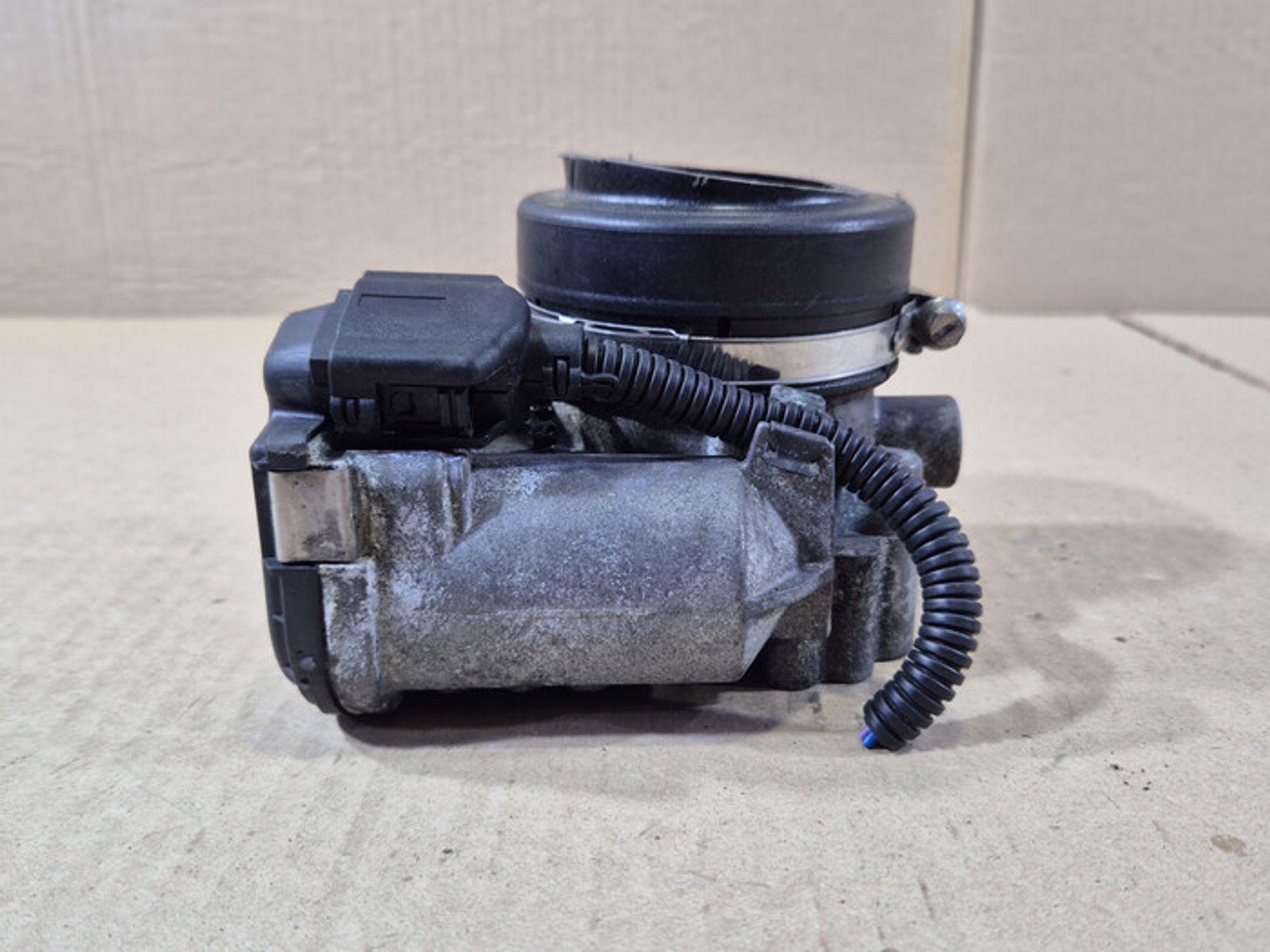 https://ycs.partsauto.market/partsauto-images/thmbs/78ee0fb3787e2dce013ed29fc8a1120c/54942b5127626c9f2e031c50a97755e8/a978afa9983bf317c37a725f5a1853fb.jpg