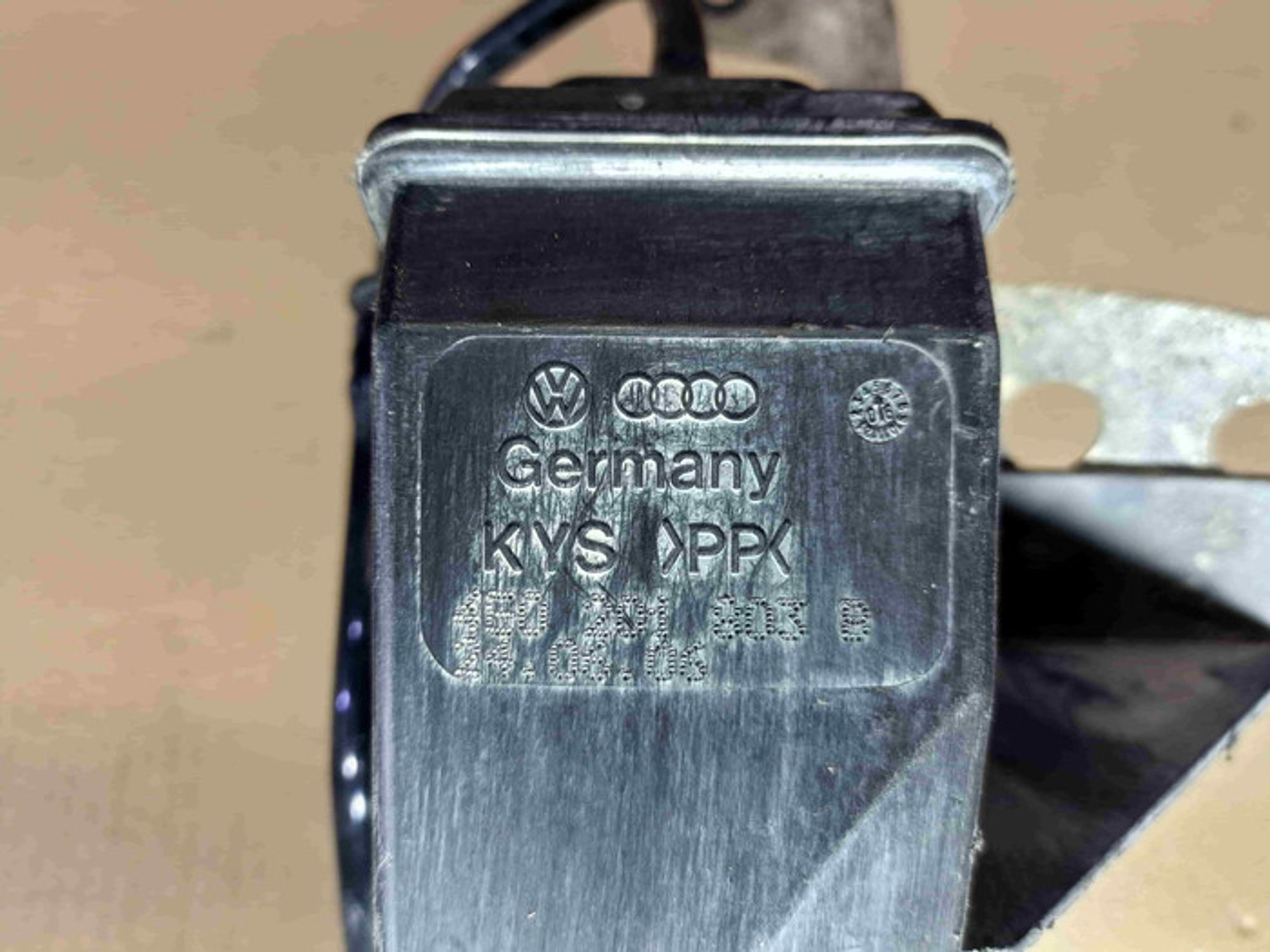 https://ycs.partsauto.market/partsauto-images/thmbs/78ee0fb3787e2dce013ed29fc8a1120c/54d0e2e9779d1ca562b2afb50f73aa9b/d17fb90879c5c07b434ed571071cde5f.jpg