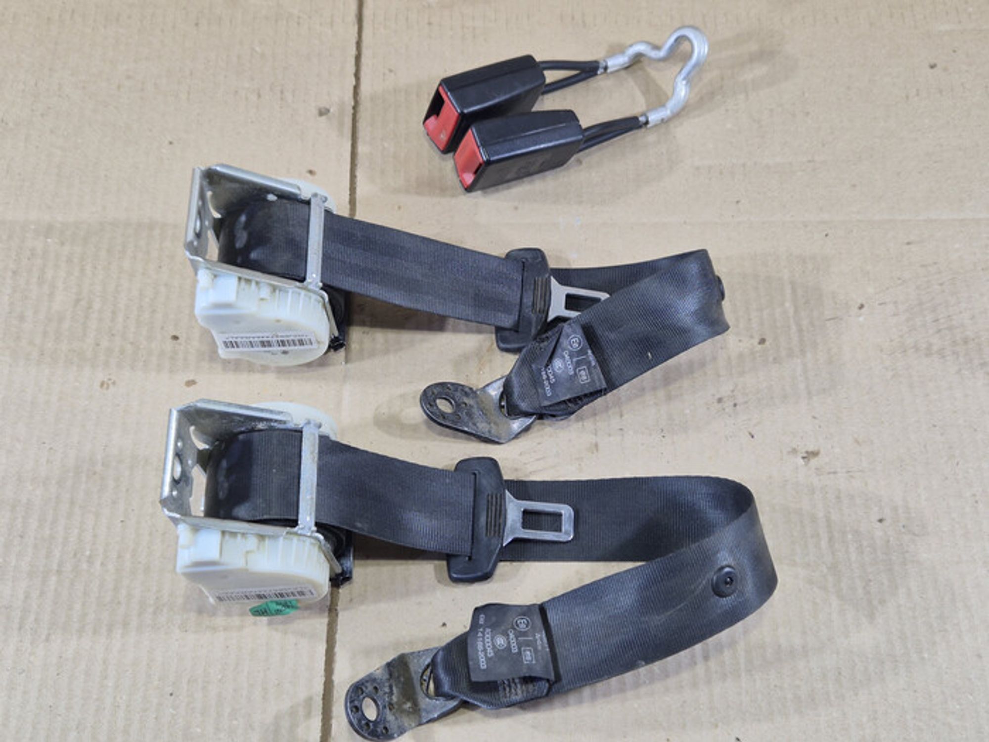 https://ycs.partsauto.market/partsauto-images/thmbs/78ee0fb3787e2dce013ed29fc8a1120c/561cc6c4c2b301d166d733674fe6f64a/6a9db941fe77910b91473df184cb3392.jpg