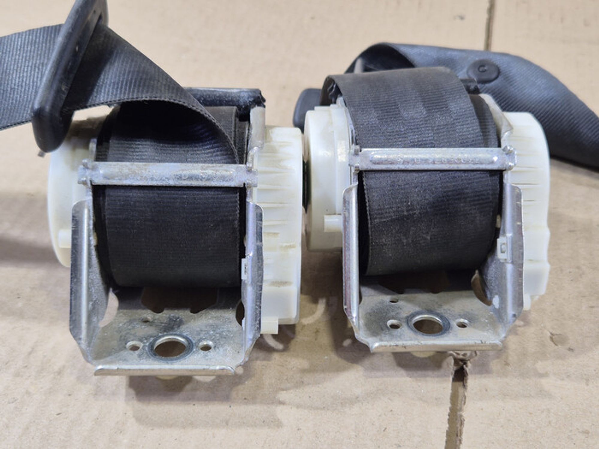 https://ycs.partsauto.market/partsauto-images/thmbs/78ee0fb3787e2dce013ed29fc8a1120c/561cc6c4c2b301d166d733674fe6f64a/9c8c5bfba58e11ceeb0130e304bd97b8.jpg