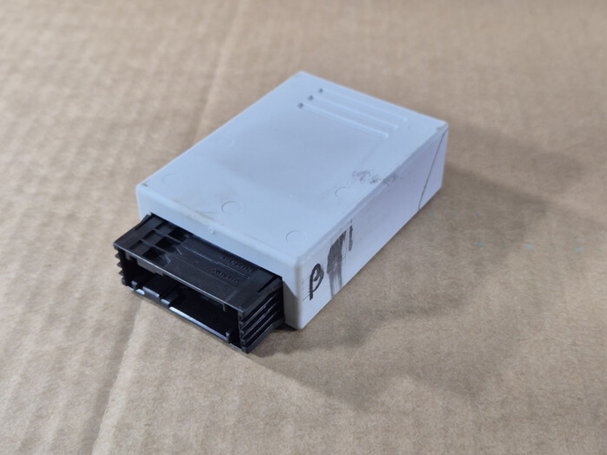 https://ycs.partsauto.market/partsauto-images/thmbs/78ee0fb3787e2dce013ed29fc8a1120c/5904aefda04e6815cf0c99bc1662f85f/7f8b84b0d6379882081a1719a0984507.jpg