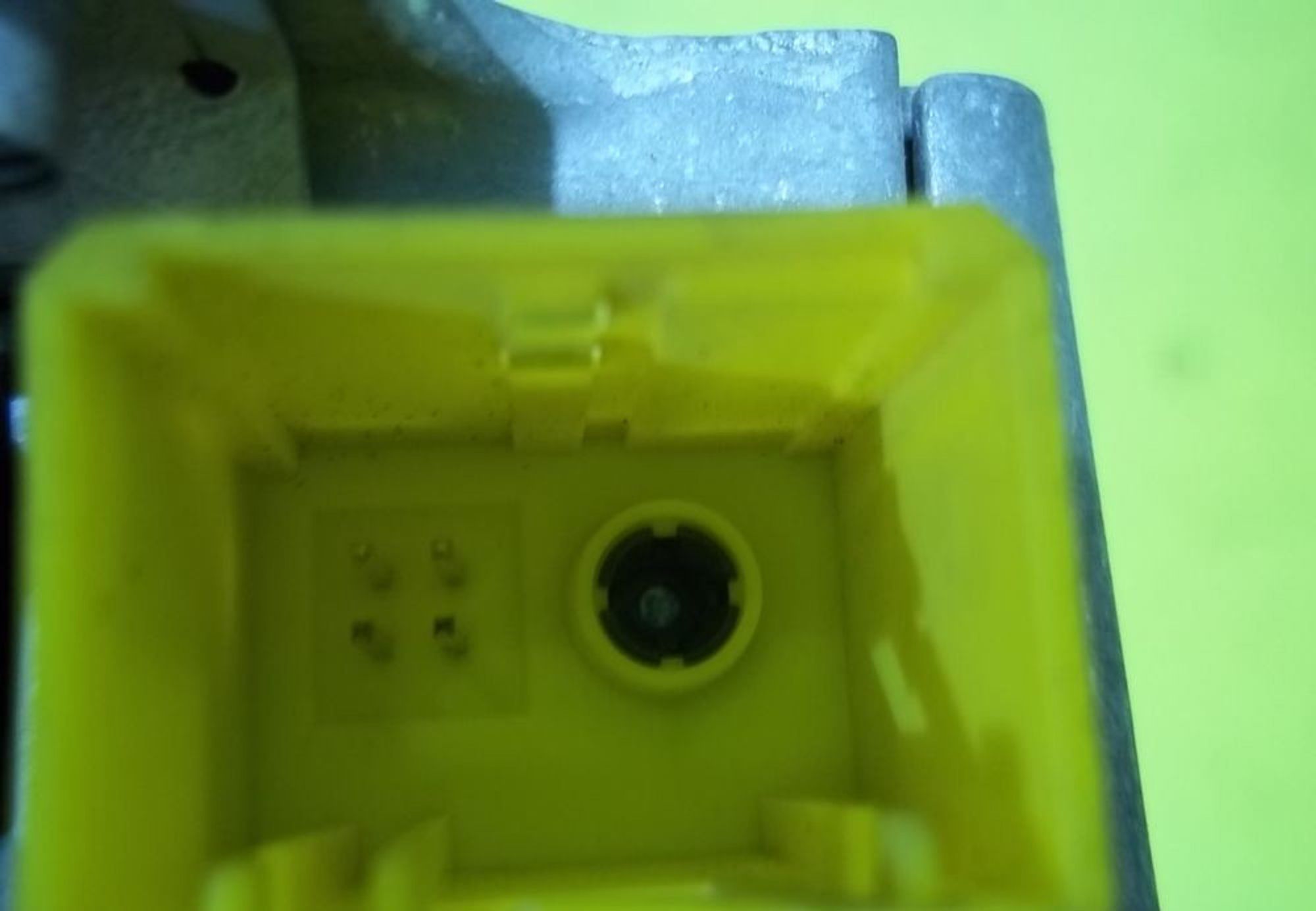 https://ycs.partsauto.market/partsauto-images/thmbs/78ee0fb3787e2dce013ed29fc8a1120c/59faeaad557ea22487dacea3ab17d752/068fa8fa17e50ccc46720a66461721b9.jpg
