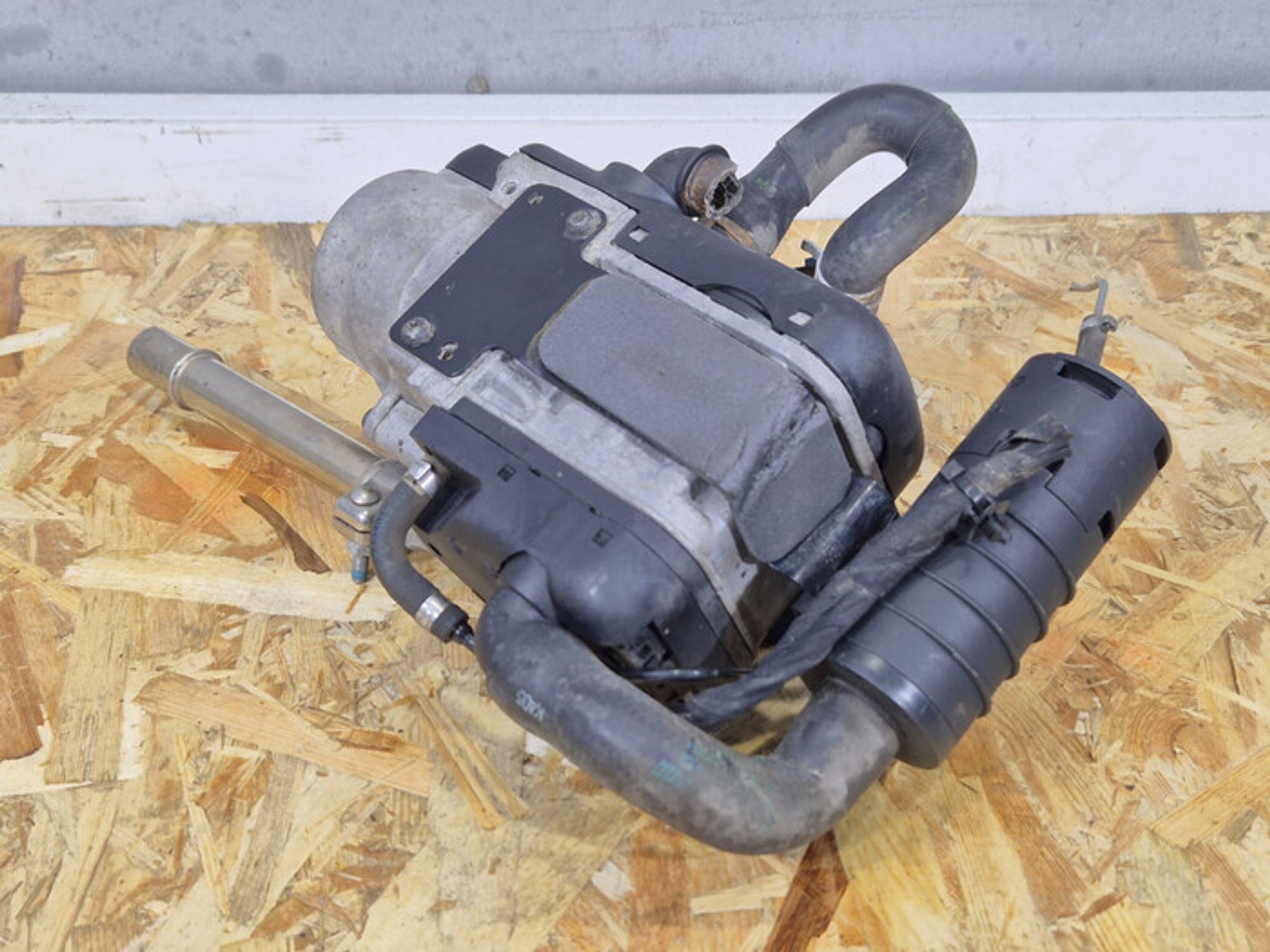 https://ycs.partsauto.market/partsauto-images/thmbs/78ee0fb3787e2dce013ed29fc8a1120c/5cf26bbf74db1a705af225076fd978d9/ddc595c547b33f940b831c41dfc2bd4f.jpg