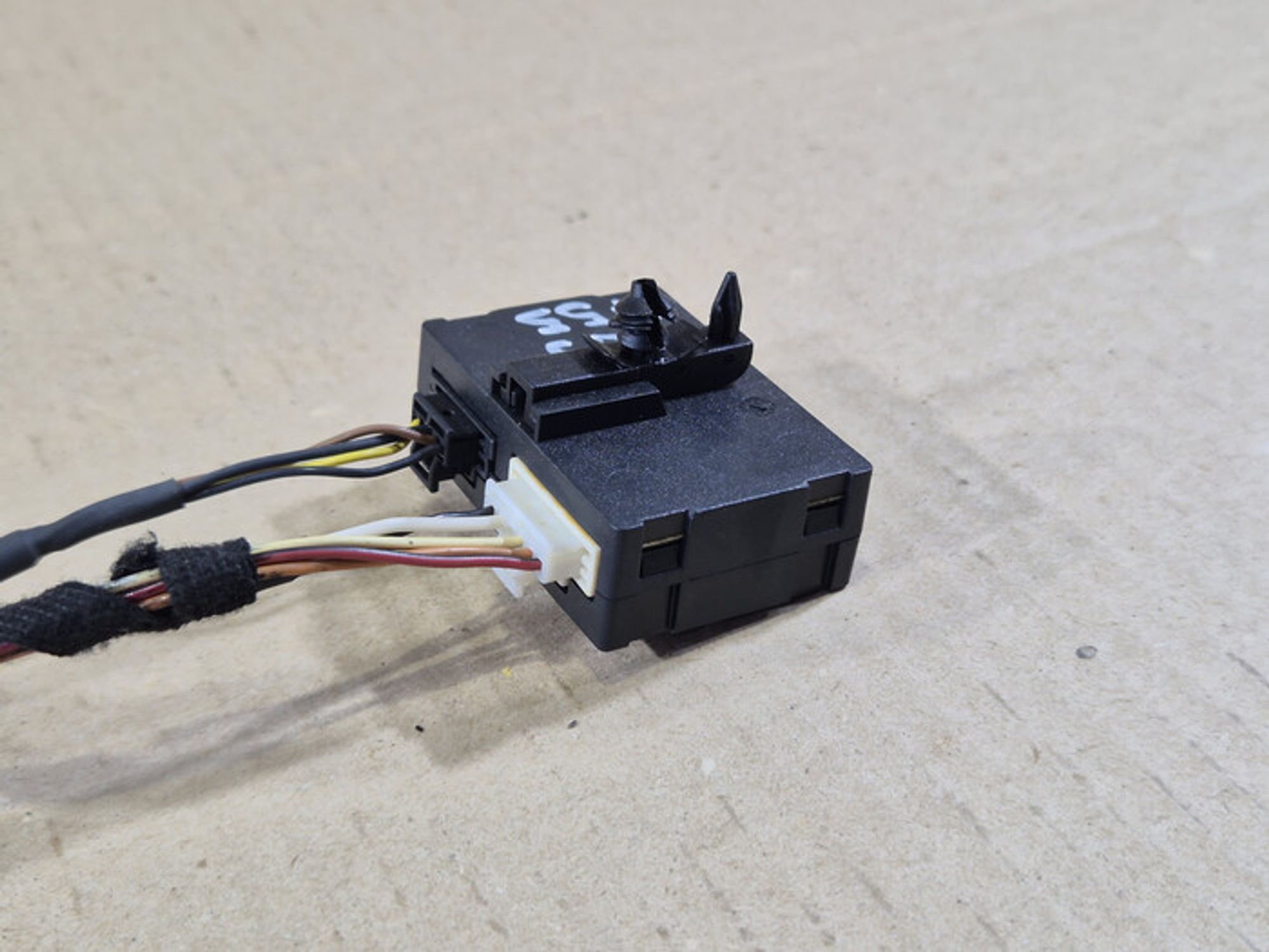 https://ycs.partsauto.market/partsauto-images/thmbs/78ee0fb3787e2dce013ed29fc8a1120c/64bb3a3389ca7a3b8d867bad54343961/af1fb953c76684fcffa2e59d4de421e2.jpg