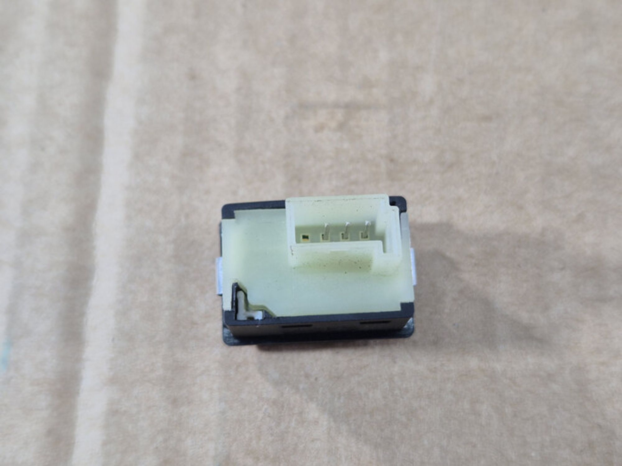https://ycs.partsauto.market/partsauto-images/thmbs/78ee0fb3787e2dce013ed29fc8a1120c/65837cbc852e62da3518b546c1a736f2/8c6b695addd20921fe75abc790699daa.jpg