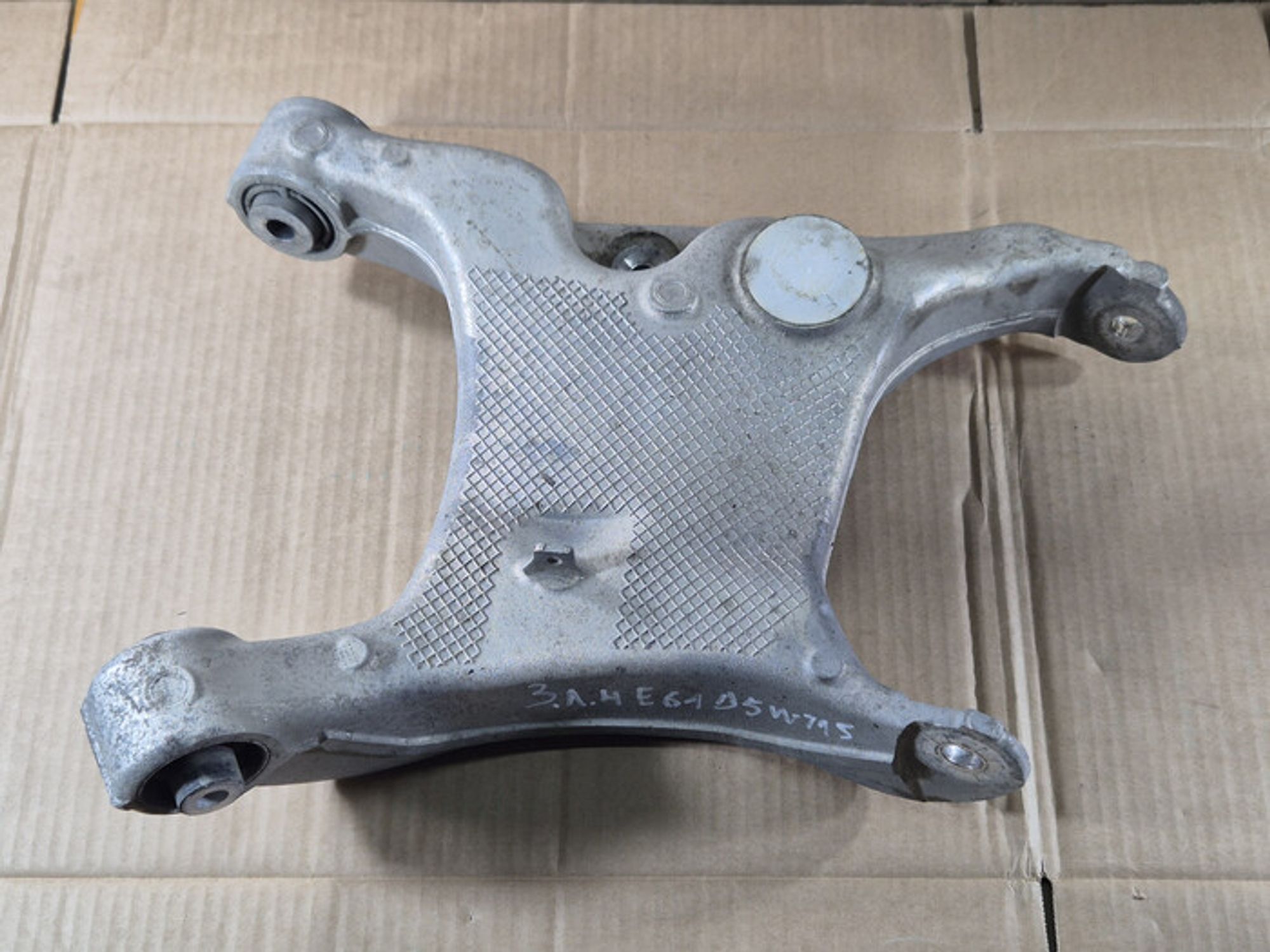 https://ycs.partsauto.market/partsauto-images/thmbs/78ee0fb3787e2dce013ed29fc8a1120c/6638bcfd8a303f3941737b28282babe4/0a956f3172085e4d39dd67b196c7f5c5.jpg