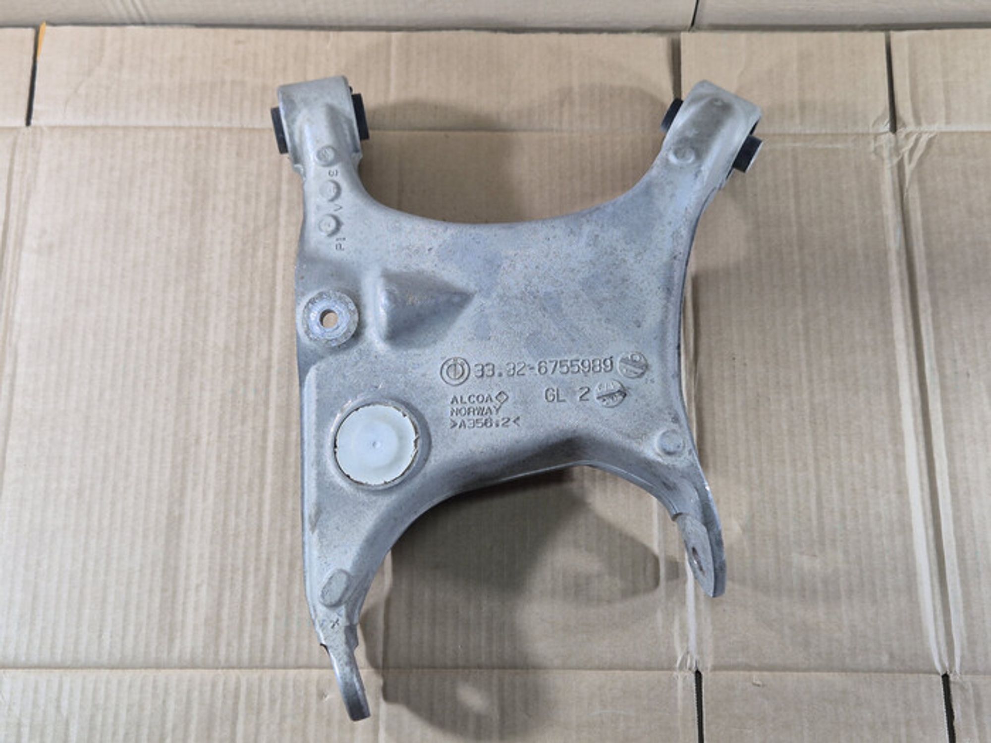 https://ycs.partsauto.market/partsauto-images/thmbs/78ee0fb3787e2dce013ed29fc8a1120c/6638bcfd8a303f3941737b28282babe4/e0b1976e2aeb03a53c8aa7d0ee553ee1.jpg