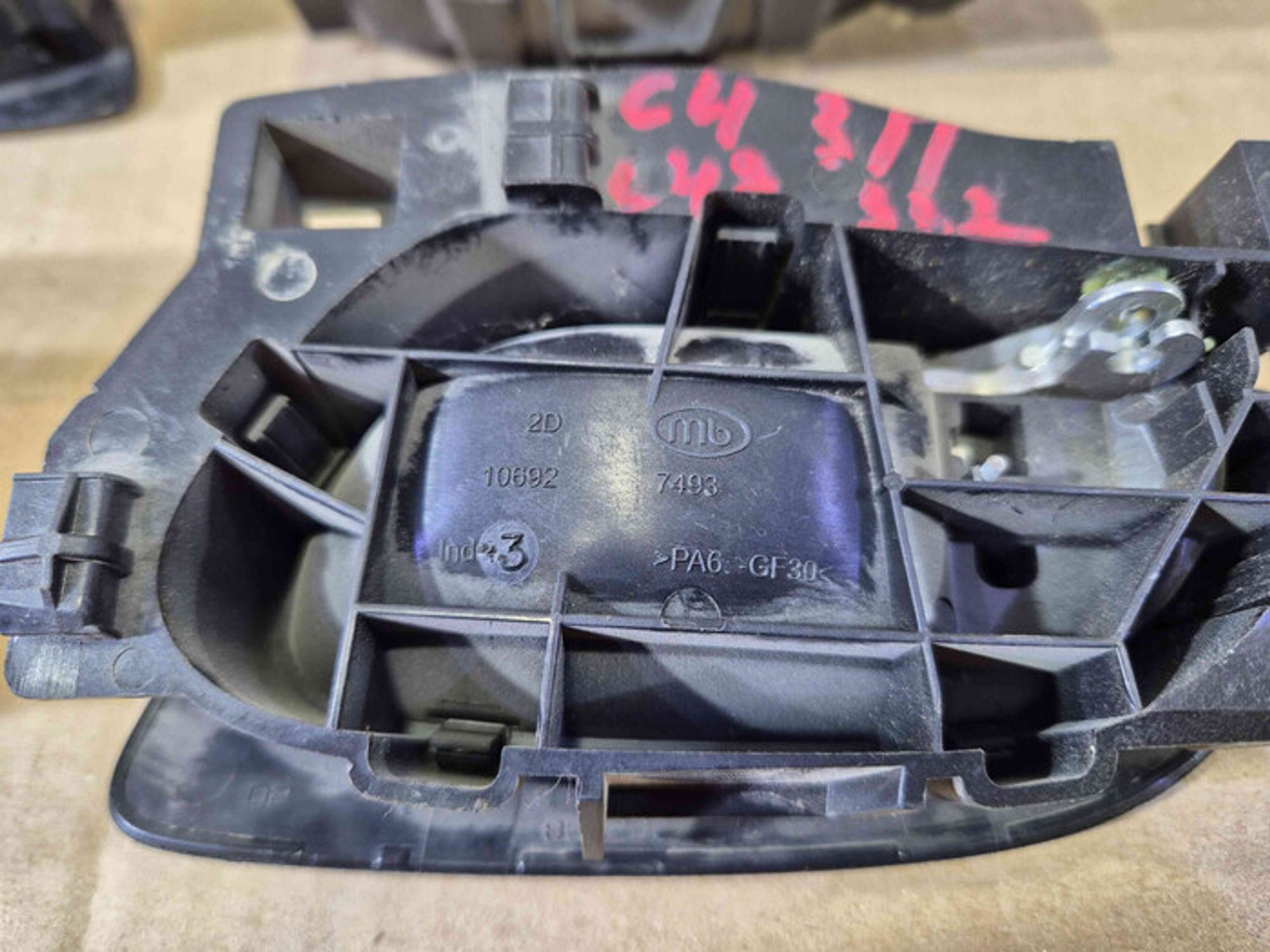 https://ycs.partsauto.market/partsauto-images/thmbs/78ee0fb3787e2dce013ed29fc8a1120c/6caa214f1dc78e11a50a39a29d886ae9/9417025532bb1ca585a72a8c881ecfa4.jpg
