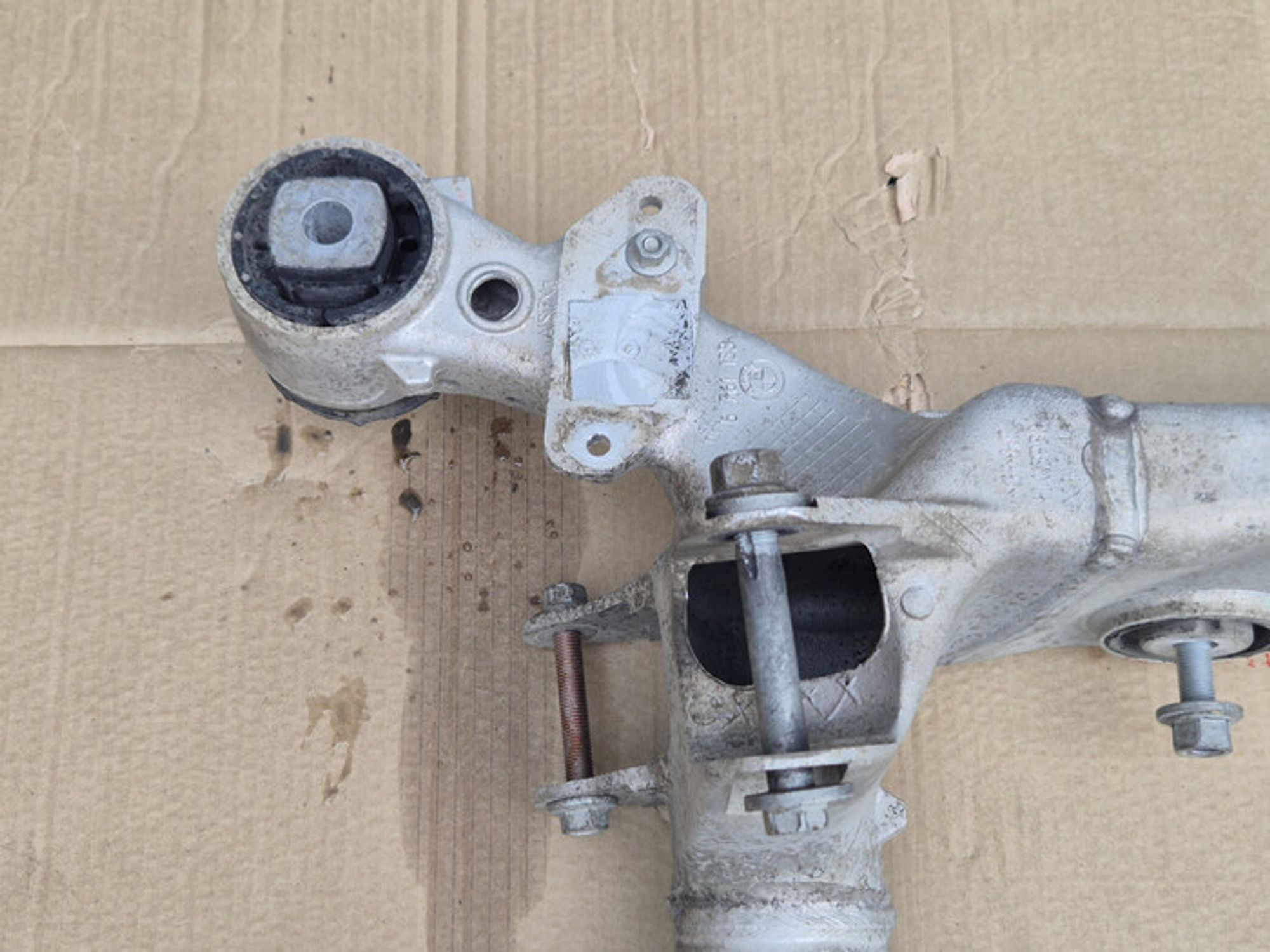 https://ycs.partsauto.market/partsauto-images/thmbs/78ee0fb3787e2dce013ed29fc8a1120c/6cdfa5983065cc44b93718c74beb1497/bb2d2a106bc49a2f1794d09a786581c2.jpg