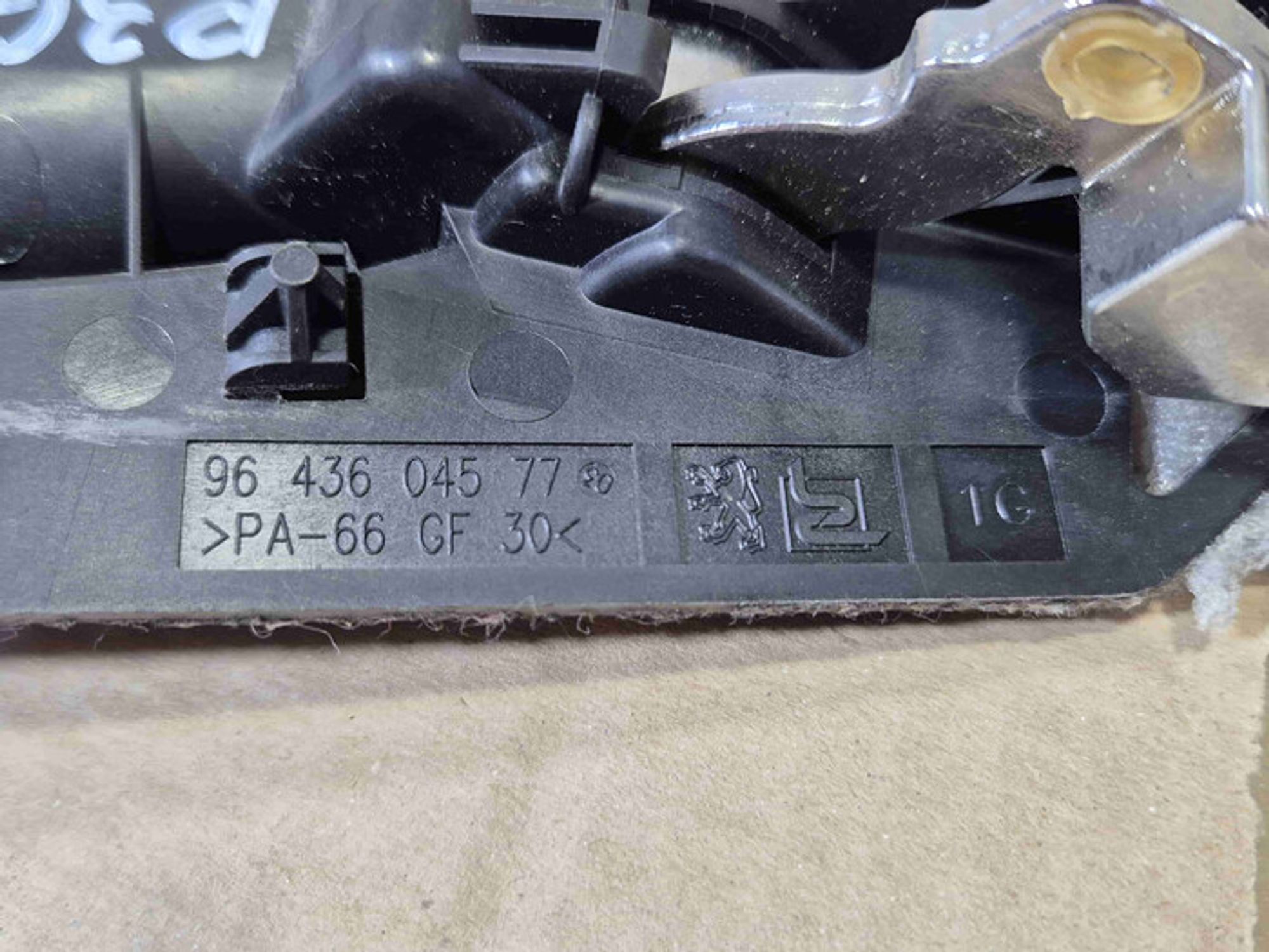 https://ycs.partsauto.market/partsauto-images/thmbs/78ee0fb3787e2dce013ed29fc8a1120c/6e5d989de878d9c0b3d49c650cb32827/ba1d96d9b2a81b1f367c4d1d4951cc7d.jpg