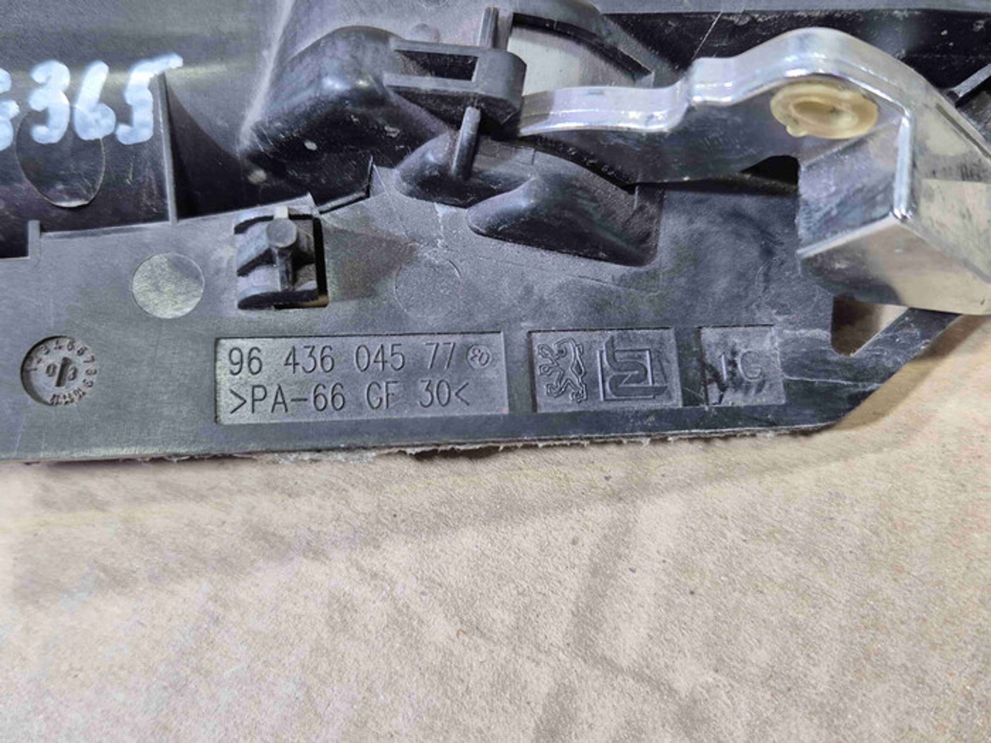 https://ycs.partsauto.market/partsauto-images/thmbs/78ee0fb3787e2dce013ed29fc8a1120c/6e5d989de878d9c0b3d49c650cb32827/c0b0156b36b97f00b0d45703a82e7763.jpg