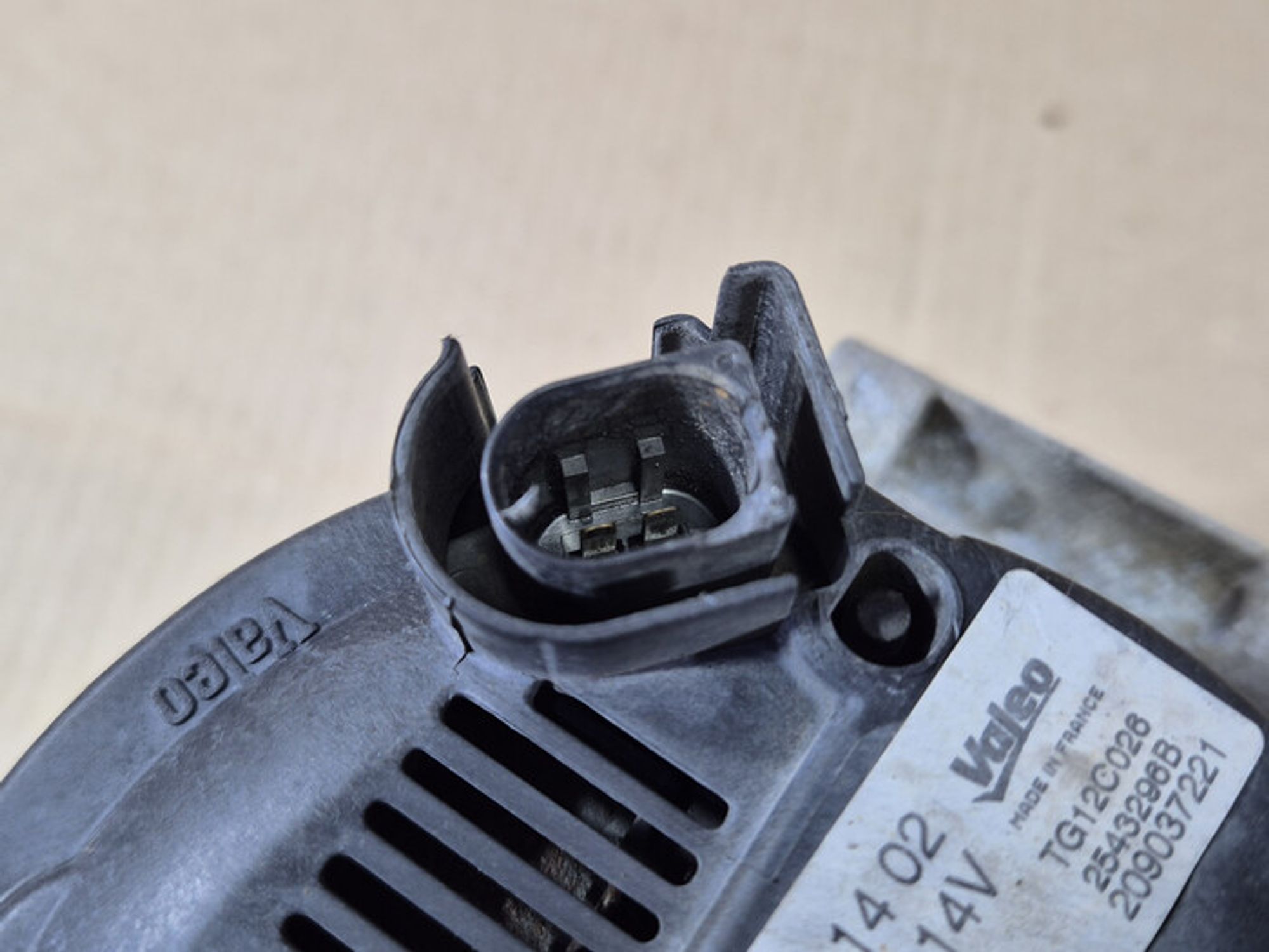 https://ycs.partsauto.market/partsauto-images/thmbs/78ee0fb3787e2dce013ed29fc8a1120c/6f6236d0db7b0a50a422adcc14b564a9/20d6091f6e9dedd14bb7abf30f9b6dc2.jpg